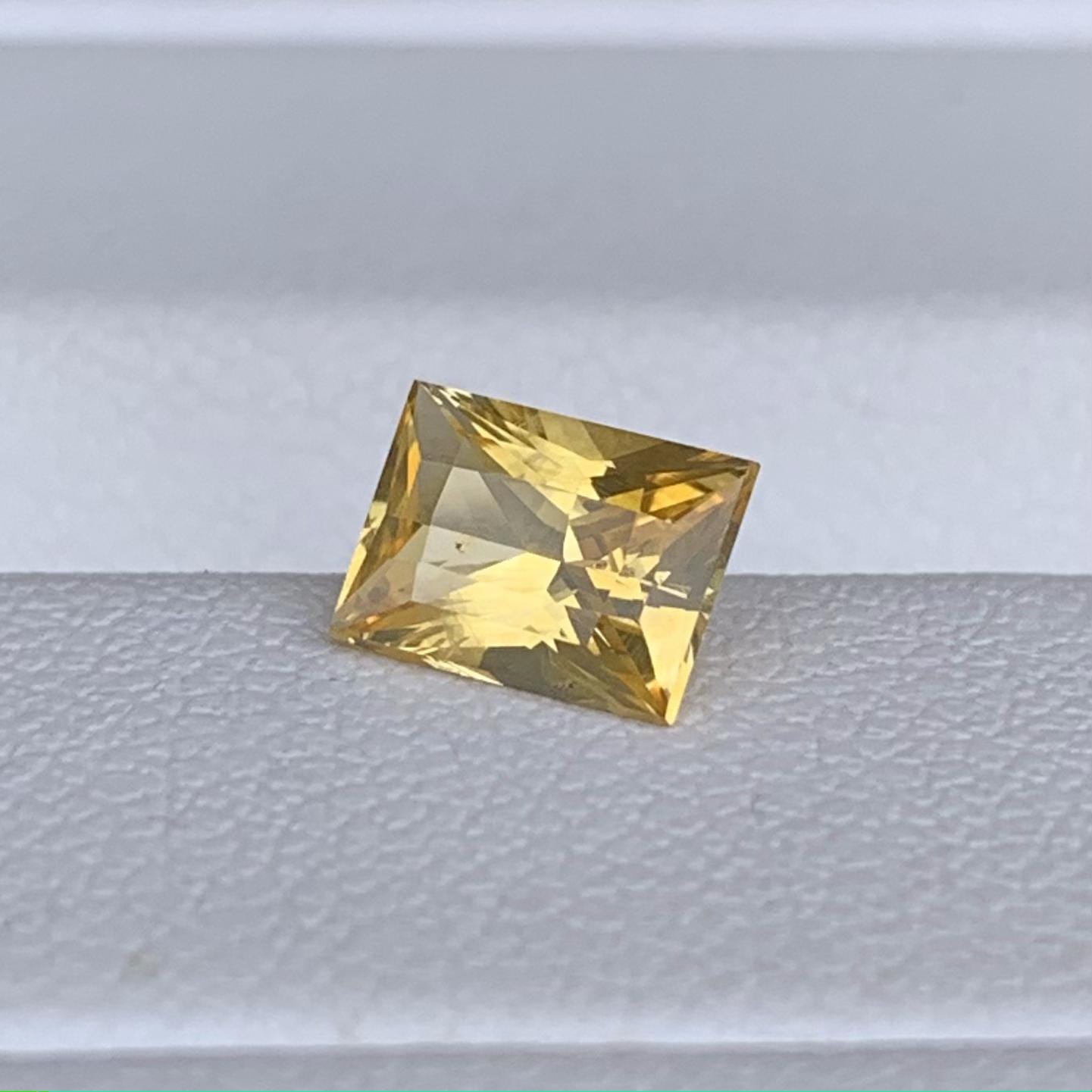 Yellow Sapphire 1.03ct Heated  Natural Loose Gemstone for Jewelry Making - Baza Boutique