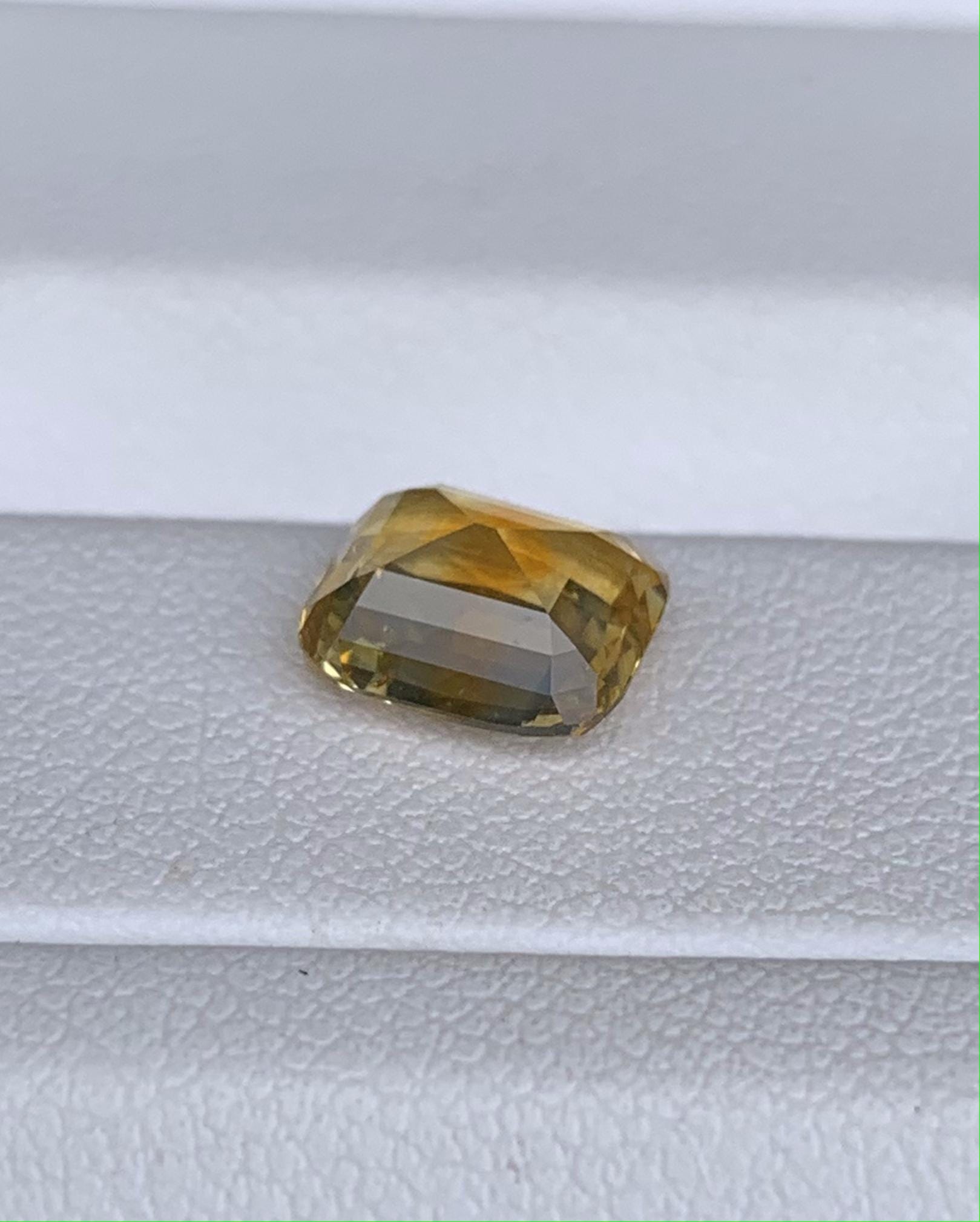 Yellow Sapphire 2.39 ct Heated  Natural Loose Gemstone for Jewelry Making - Baza Boutique