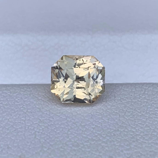 Natural Peach Sapphire 1.53ct - (UH) - Baza Boutique