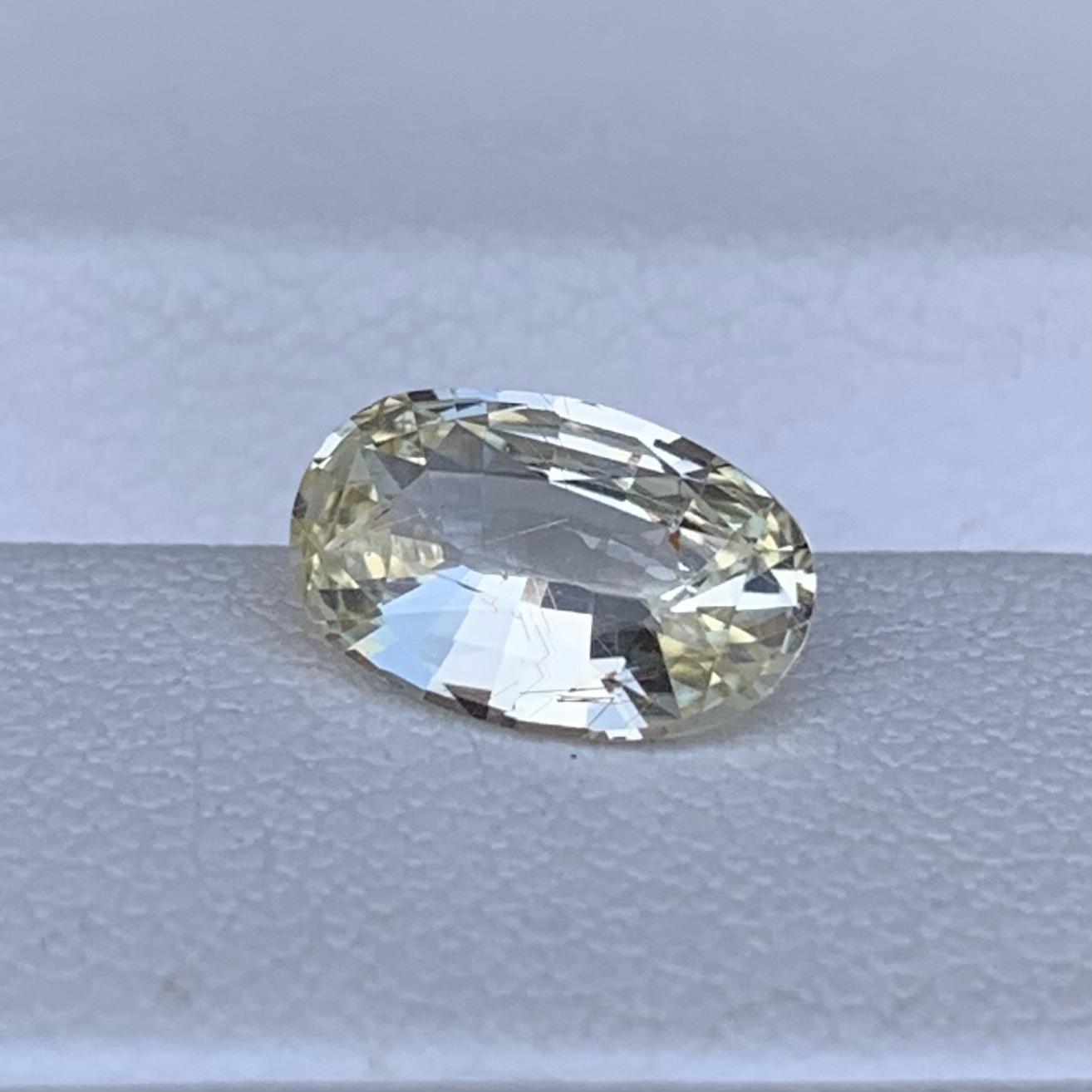 Natural Oval Cut Yellow Sapphire 1.50ct - (UH) - Baza Boutique