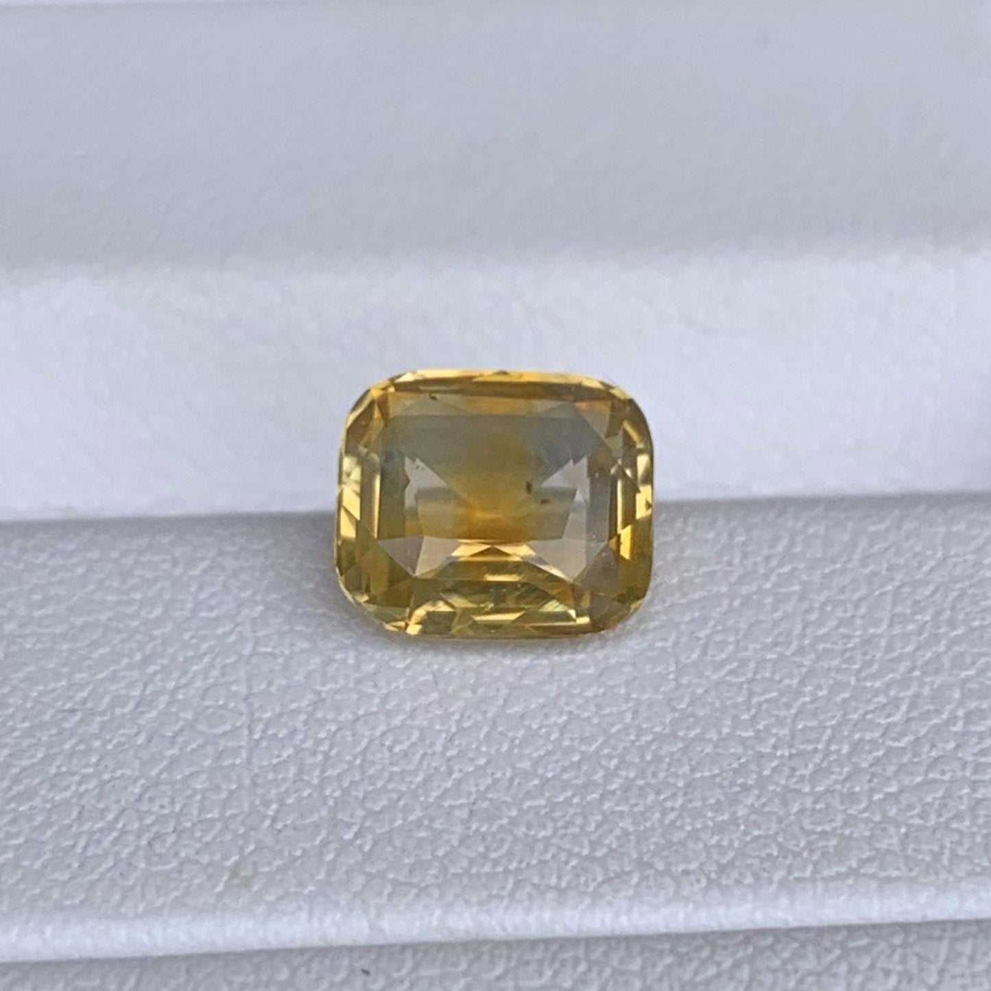 Yellow Sapphire 2.39 ct Heated  Natural Loose Gemstone for Jewelry Making - Baza Boutique