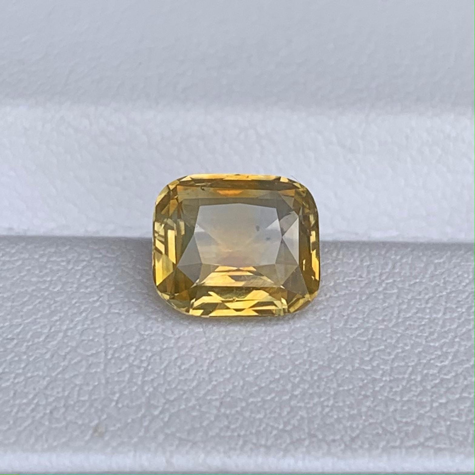 Yellow Sapphire 2.39 ct Heated  Natural Loose Gemstone for Jewelry Making - Baza Boutique