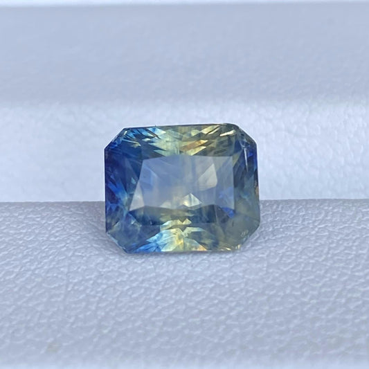 Multi-color Sapphire 3.03ct - (UH)
