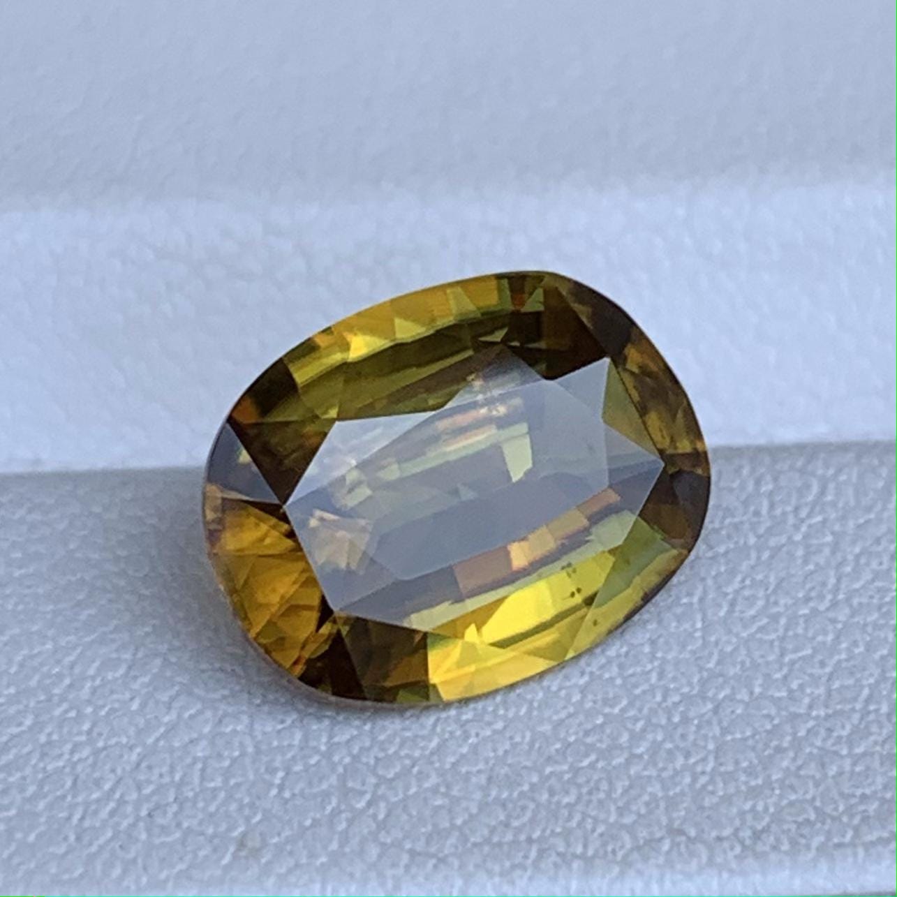 Natural Sphene 4.21ct - (N) - Baza Boutique