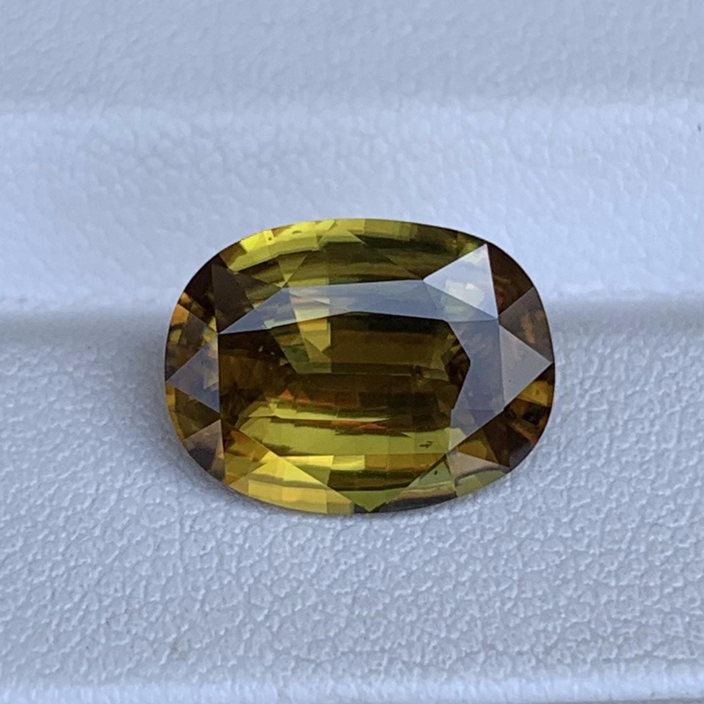 Natural Sphene 4.21ct - (N) - Baza Boutique