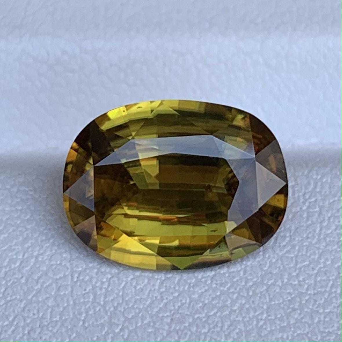Natural Sphene 4.21ct - (N) - Baza Boutique