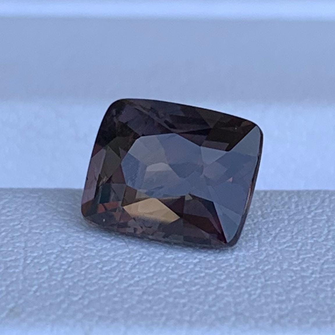 Rare Natural Whiskey Sapphire 2.66ct - (UH)