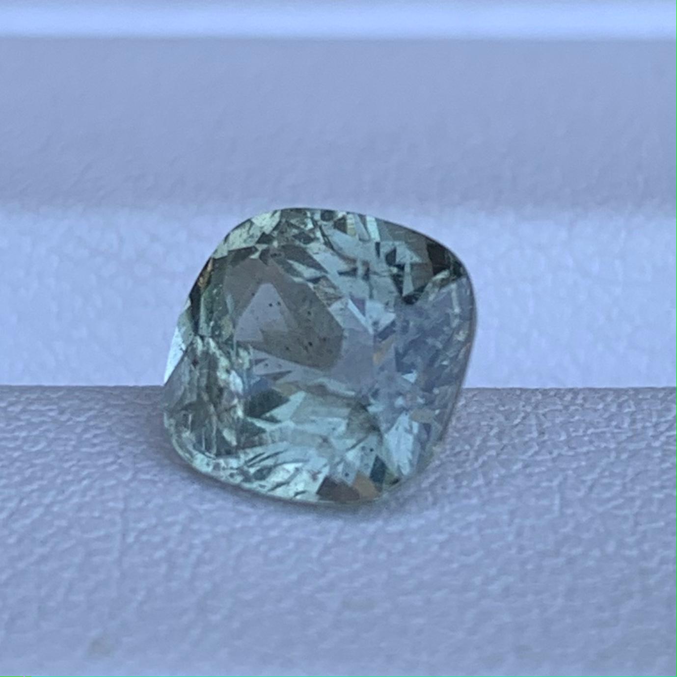 Natural Mint Green Sapphire 2.71ct - (H) - Baza Boutique