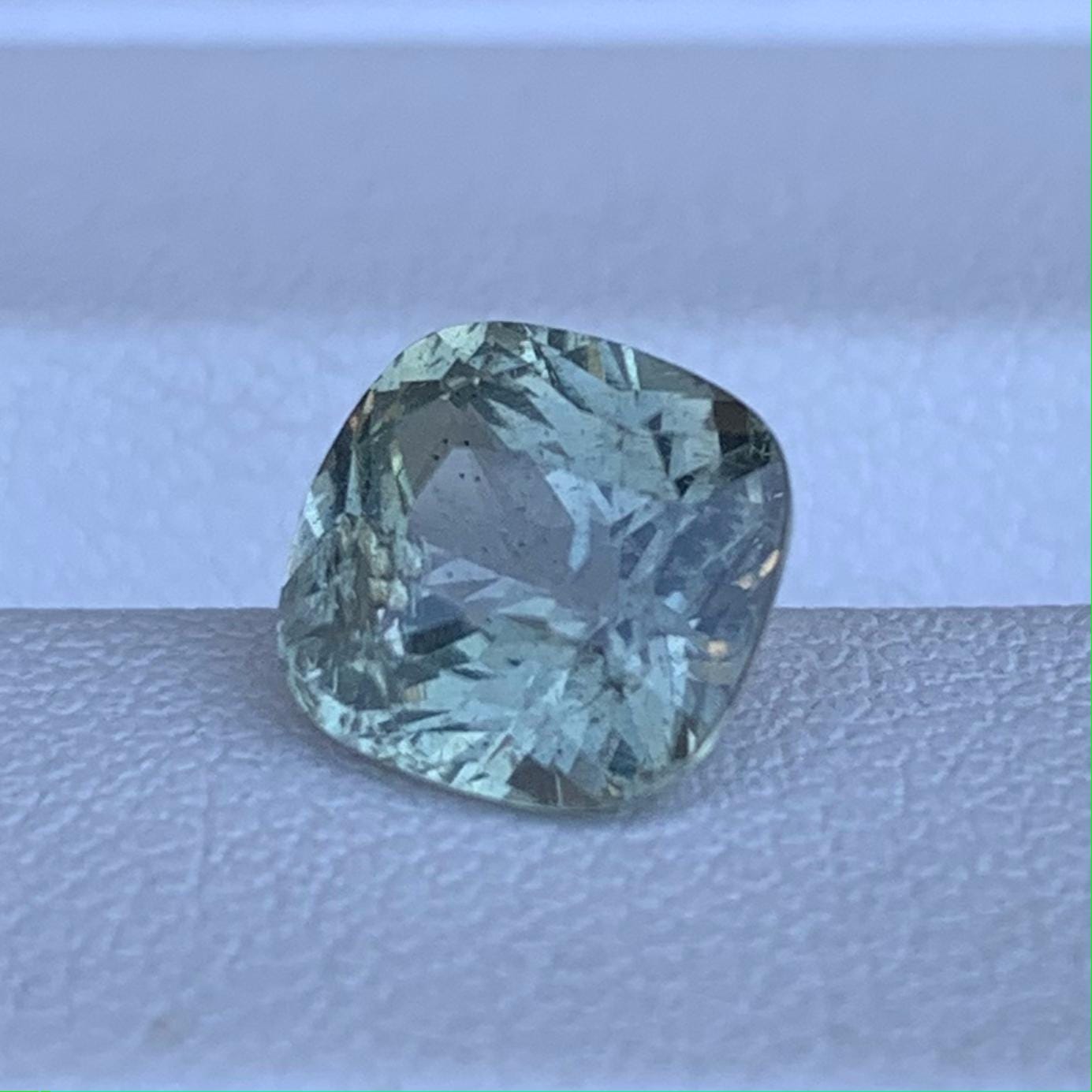Natural Mint Green Sapphire 2.71ct - (H) - Baza Boutique