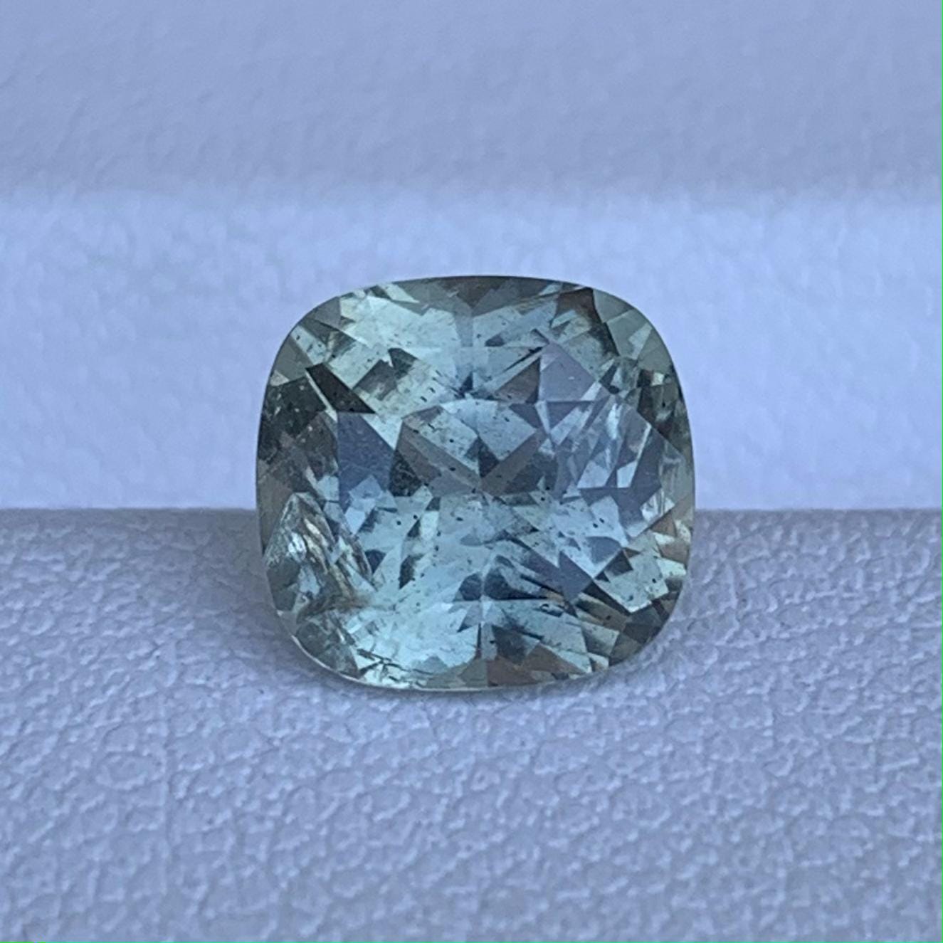 Natural Mint Green Sapphire 2.71ct - (H) - Baza Boutique