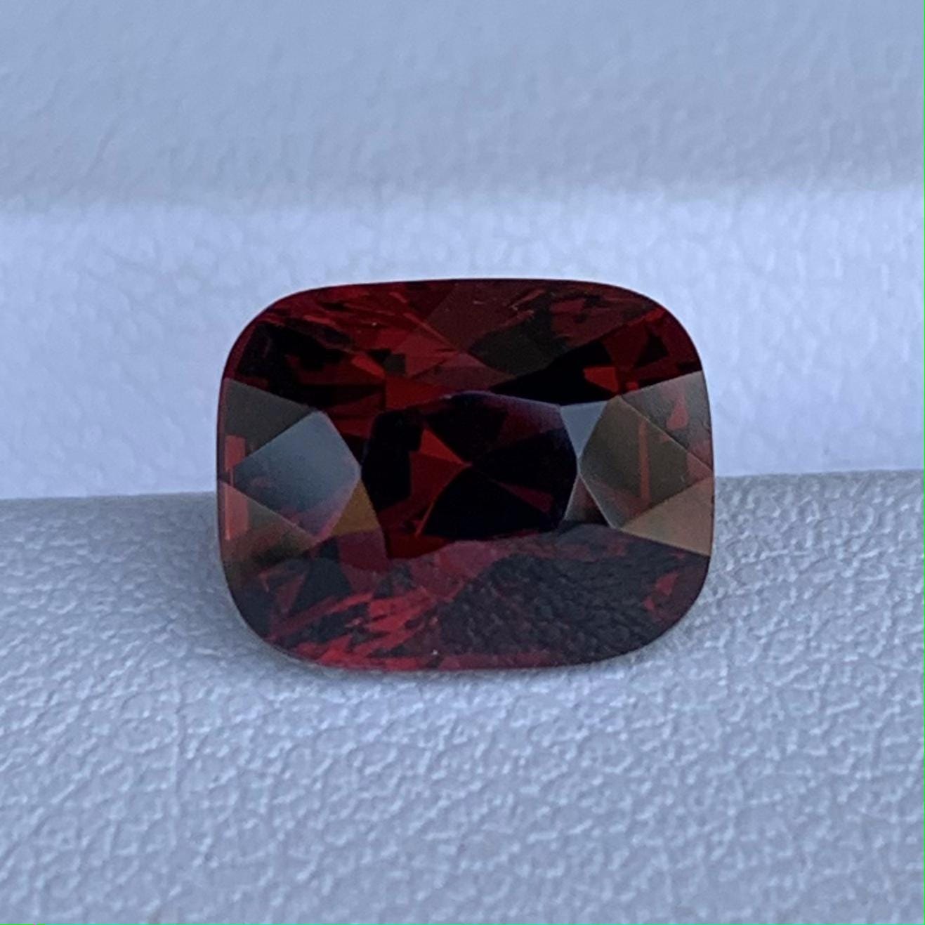 Wine Red Garnet 4.32ct - (N) - Baza Boutique
