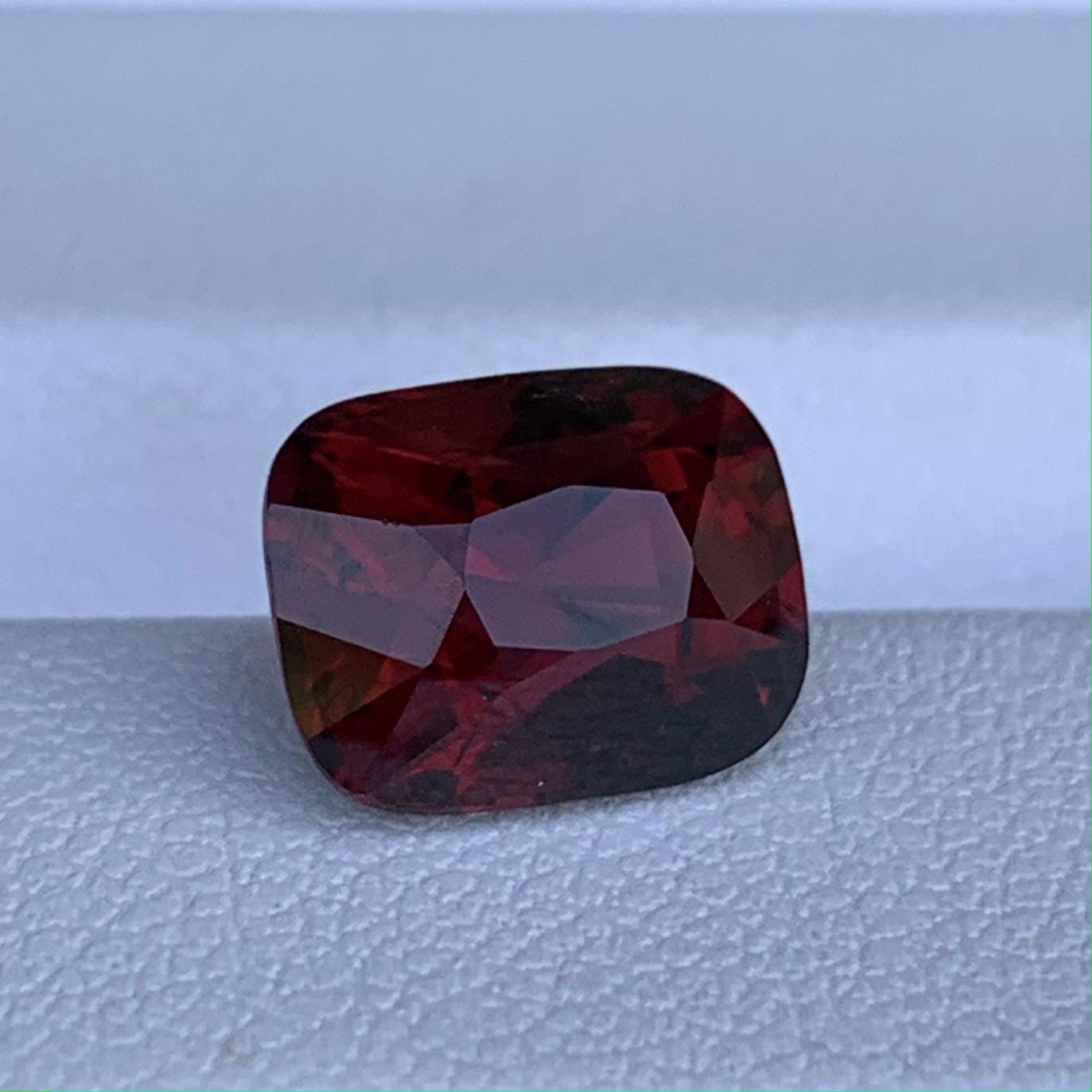 Wine Red Garnet 4.32ct - (N) - Baza Boutique