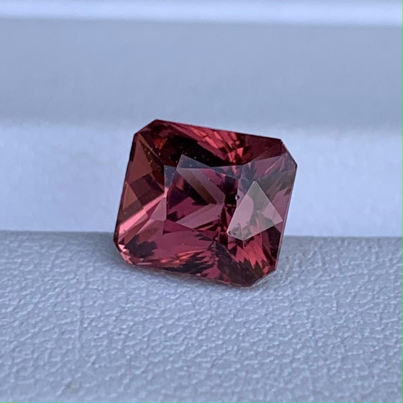 Natural Malaya Garnet 2.50ct - (N) - Baza Boutique