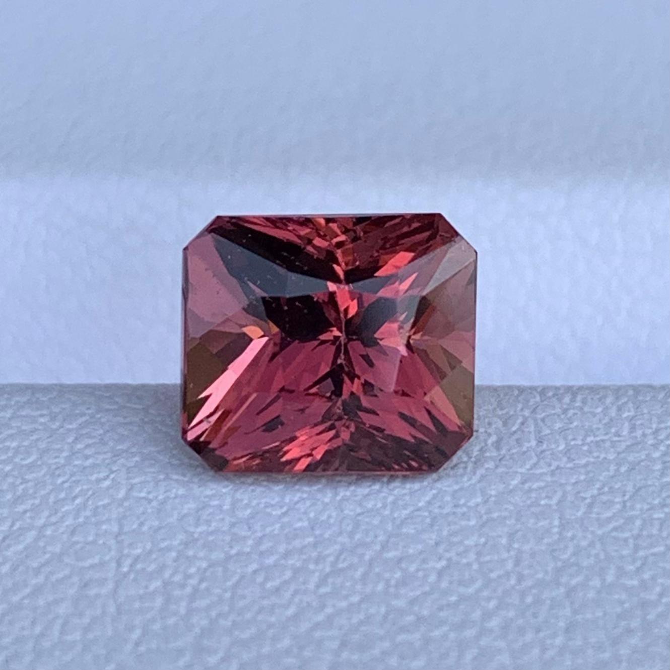 Natural Malaya Garnet 2.50ct - (N) - Baza Boutique