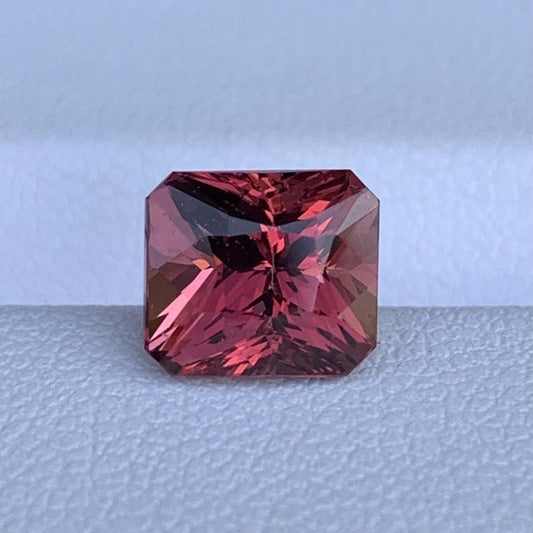 Natural Malaya Garnet 2.50ct - (N) - Baza Boutique