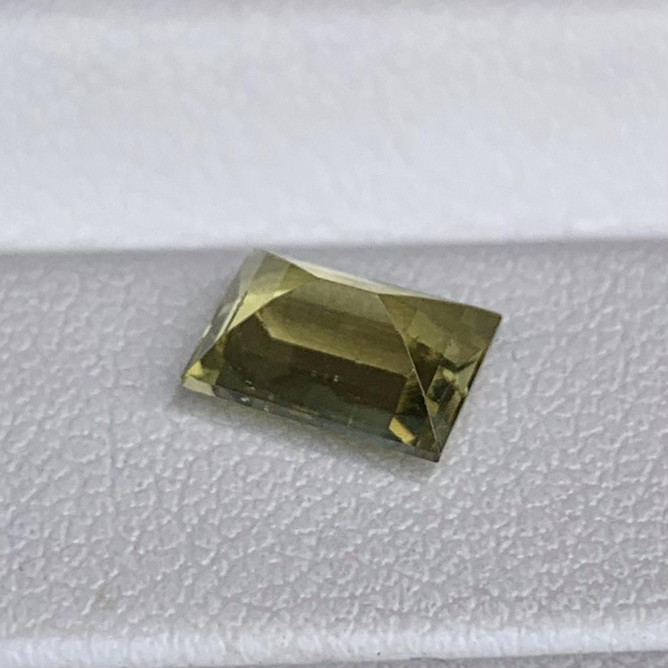 Yellow Green Chrysoberyl 1.55ct - (N)