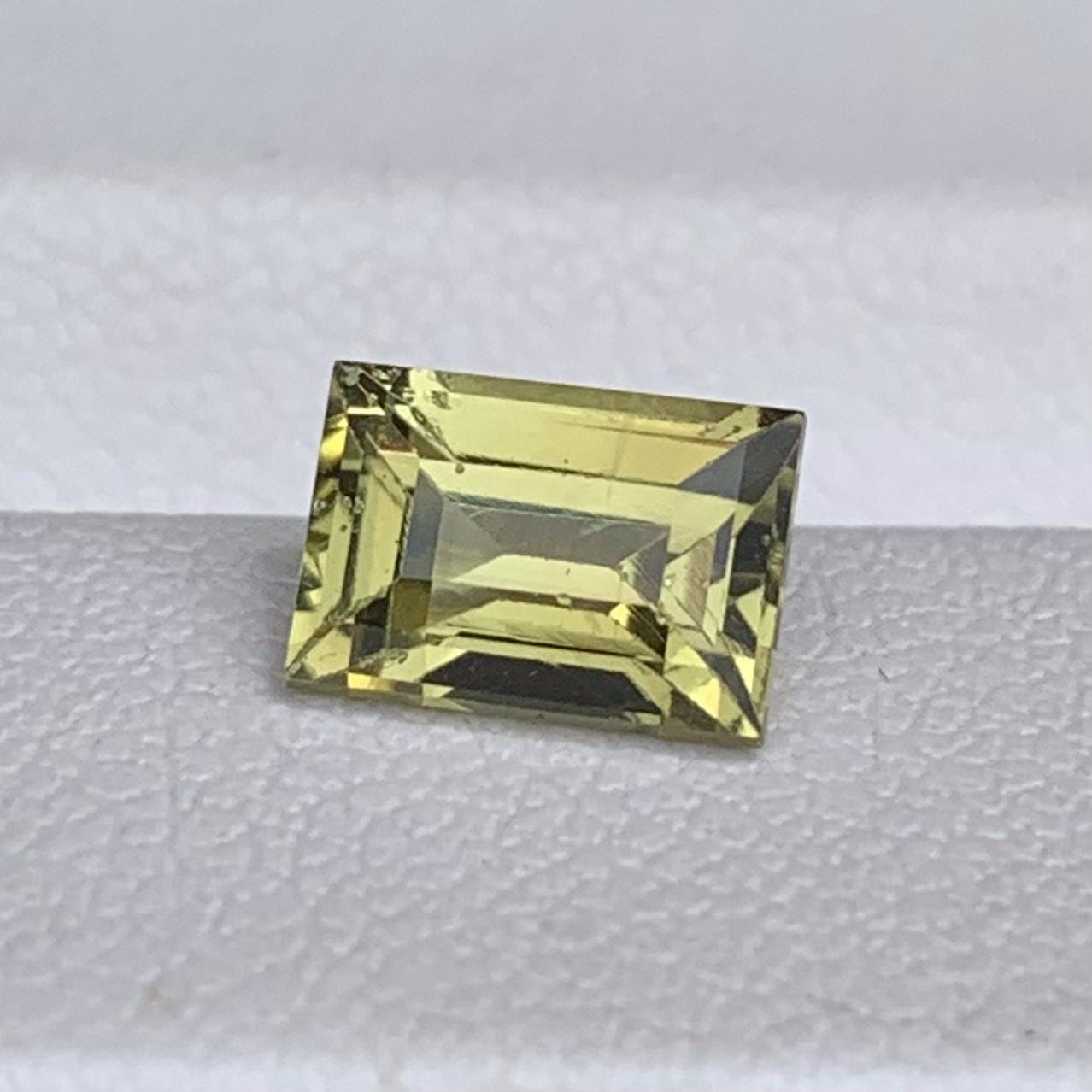 Yellow Green Chrysoberyl 1.55ct - (N)