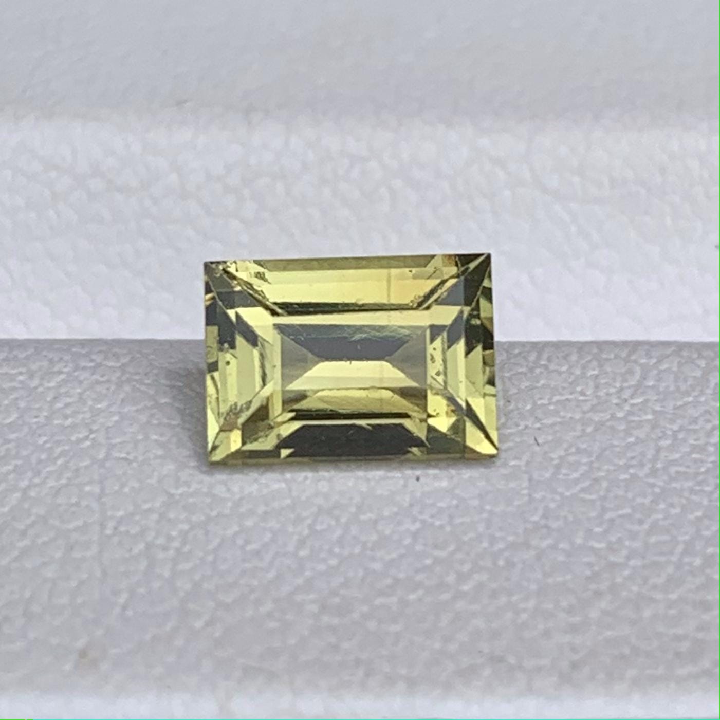 Yellow Green Chrysoberyl 1.55ct - (N)