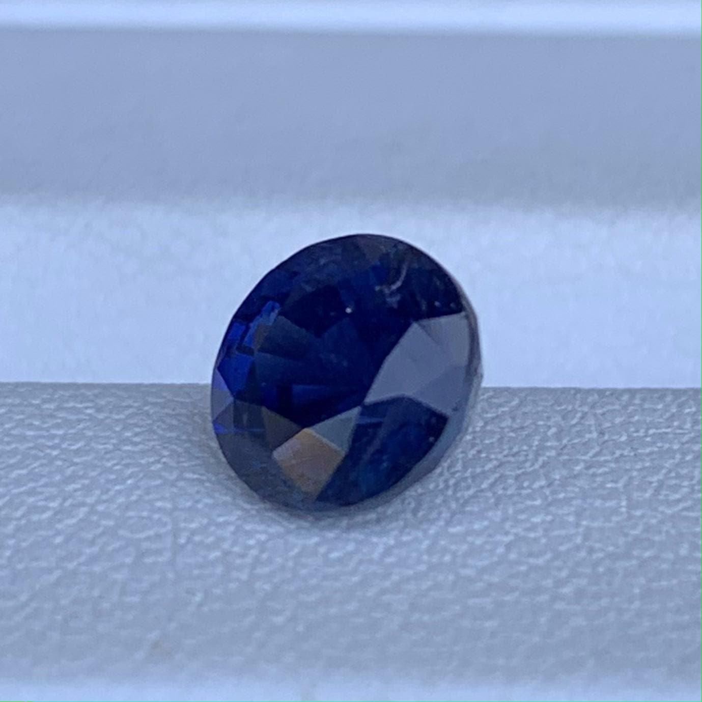 Ceylon Royal Blue Sapphire 2.05ct - (UH) - Baza Boutique
