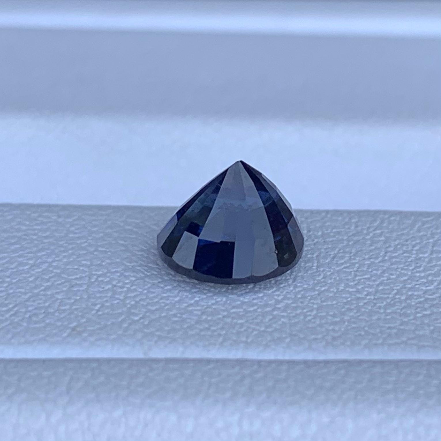 Ceylon Royal Blue Sapphire 2.05ct - (UH) - Baza Boutique
