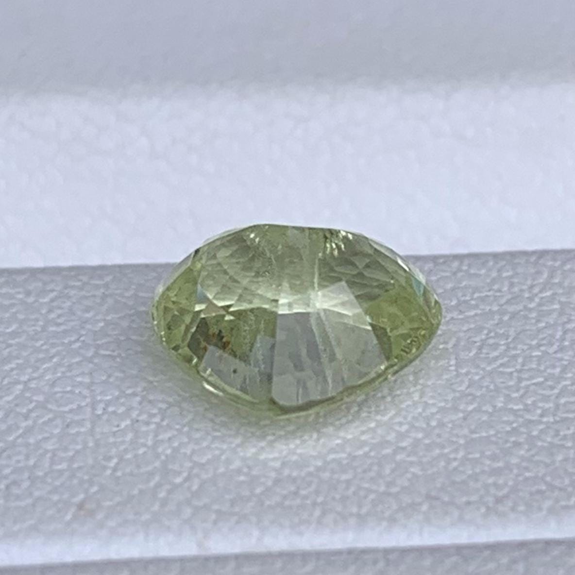 Natural Apple Green Chrysoberyl 2.62ct - (UH) - Baza Boutique