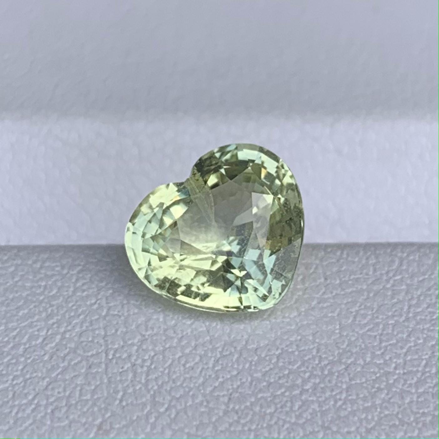 Natural Apple Green Chrysoberyl 2.62ct - (UH) - Baza Boutique