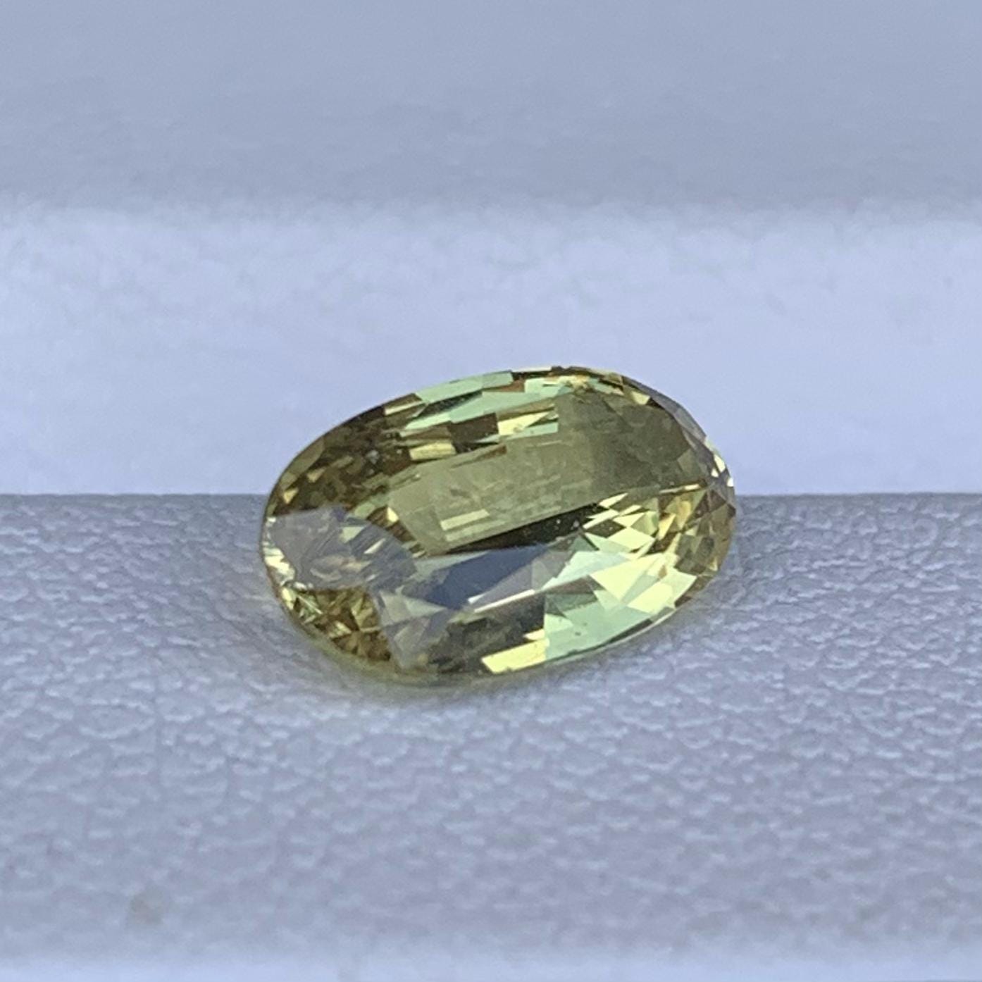 Natural Lemon Yellow Sapphire 1.56ct - (UH) - Baza Boutique