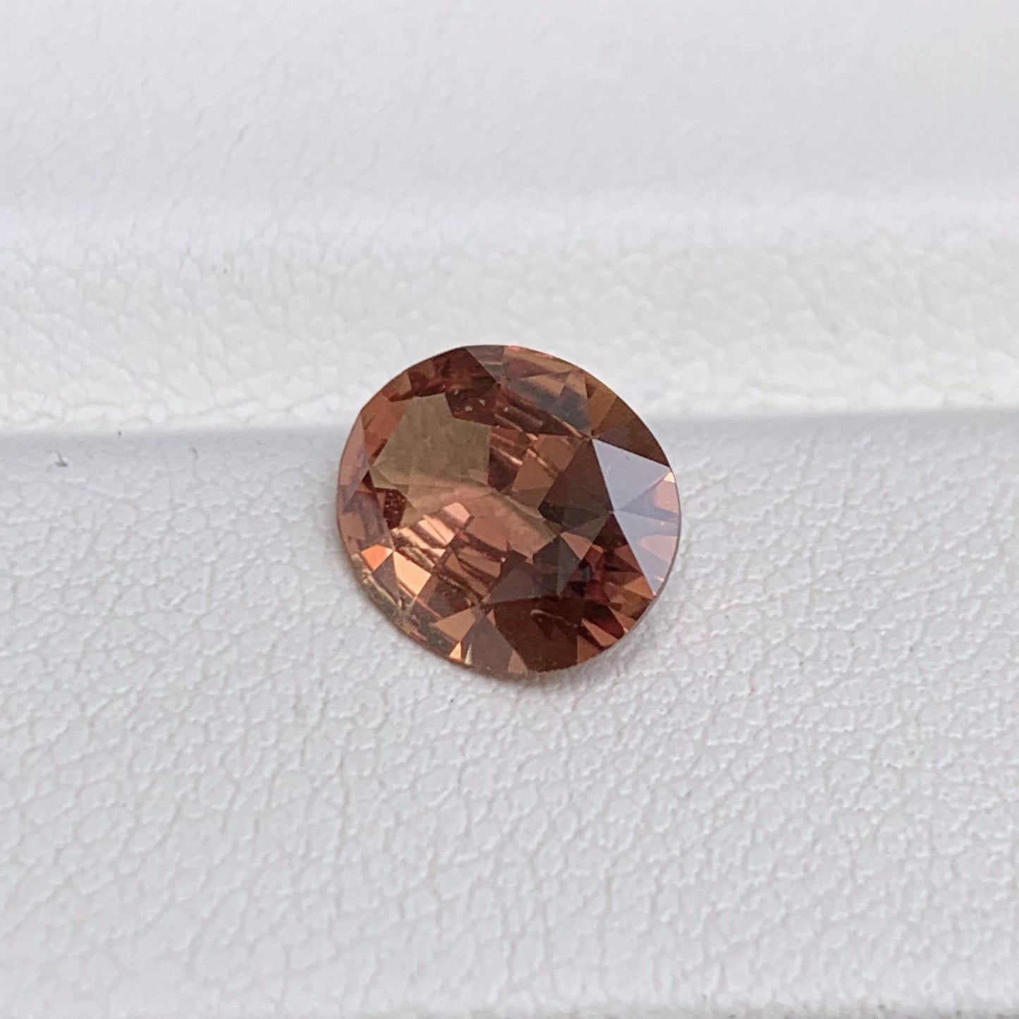 Natural Oval Cut Padparadscha Sapphire 2.07ct – (UH)