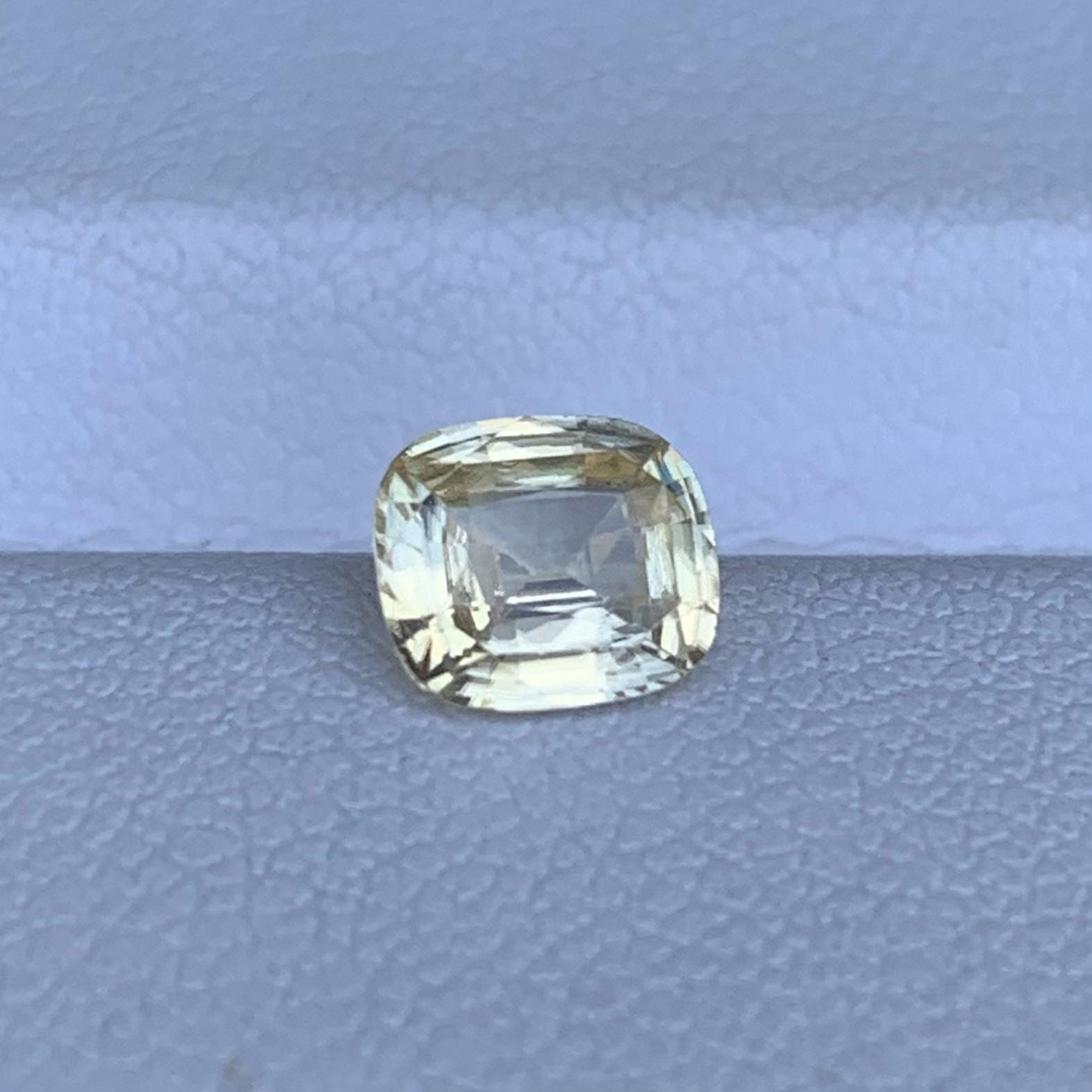 Natural Yellow Sapphire 1.05ct - (UH) - Baza Boutique