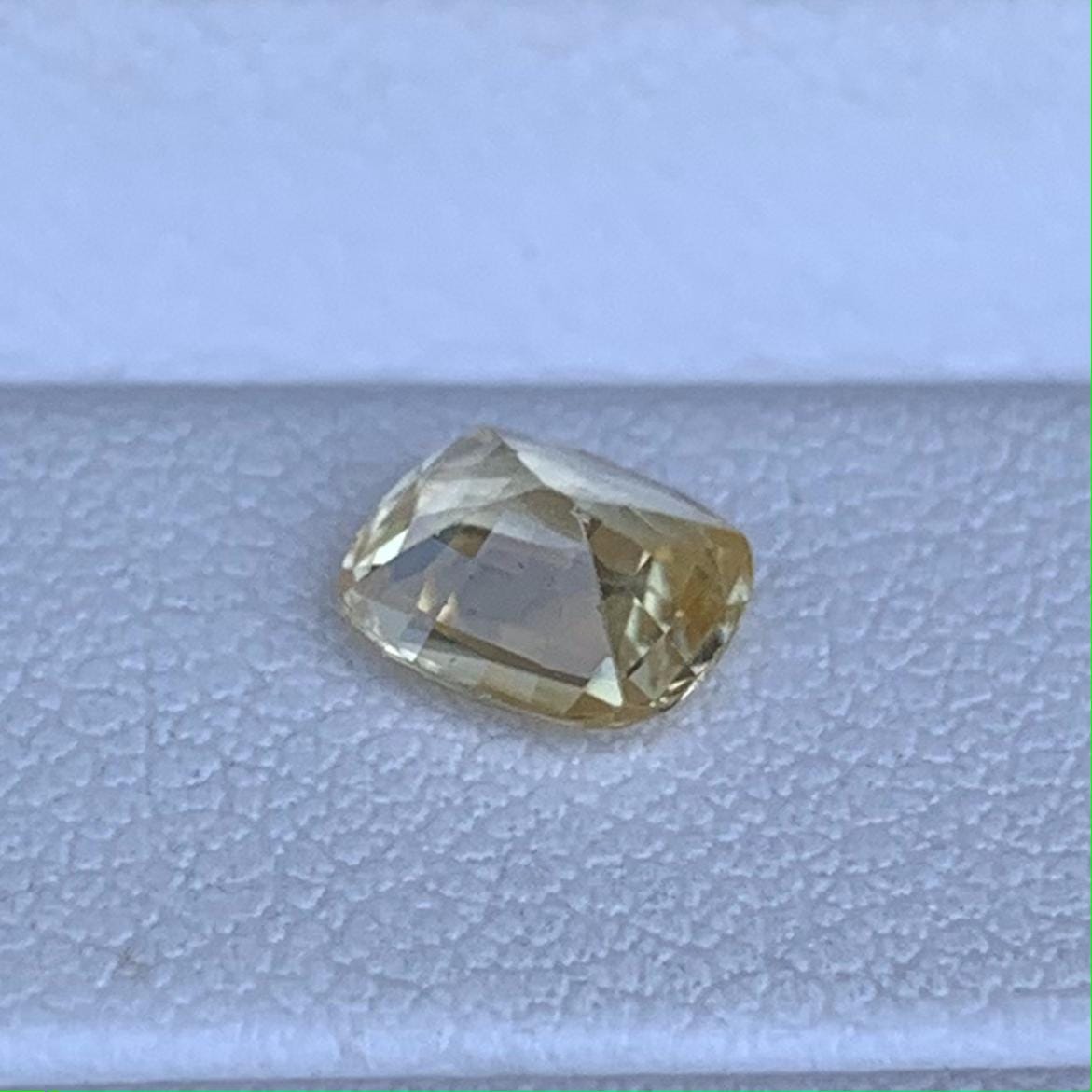 Natural Yellow Sapphire 1.05ct - (UH) - Baza Boutique