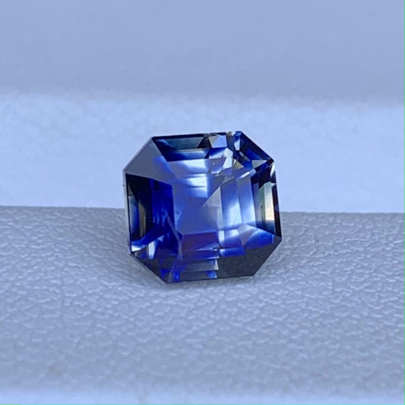 Rare Bi Color Sapphire 1.59ct - (UH) - Baza Boutique