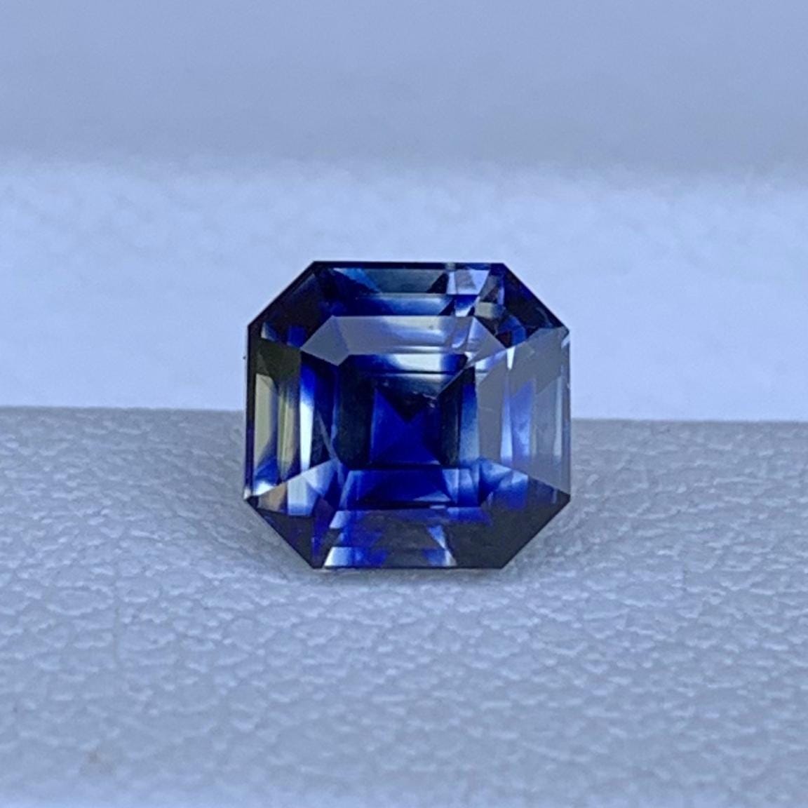 Rare Bi Color Sapphire 1.59ct - (UH) - Baza Boutique