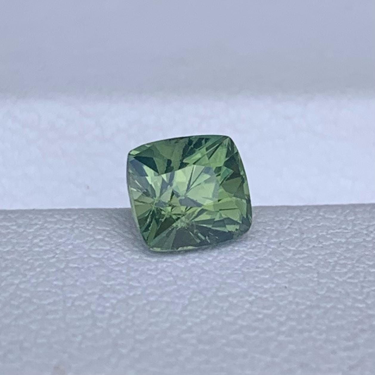 Natural Green Sapphire 1.06ct - (UH) - Baza Boutique