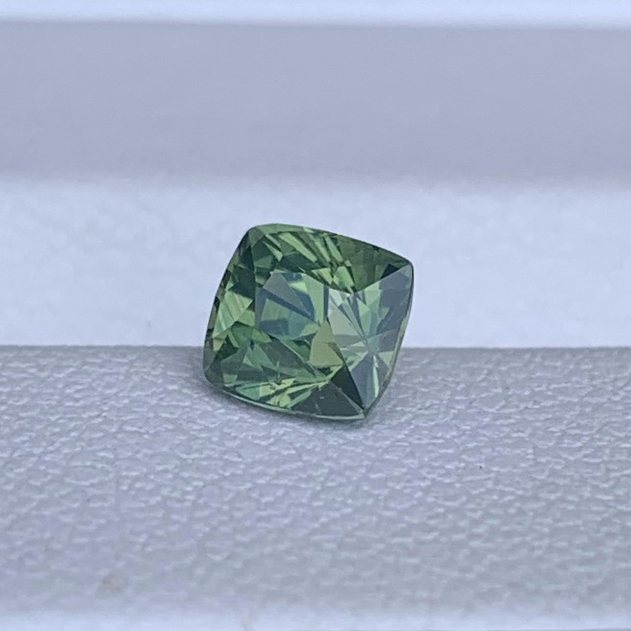 Natural Green Sapphire 1.06ct - (UH) - Baza Boutique