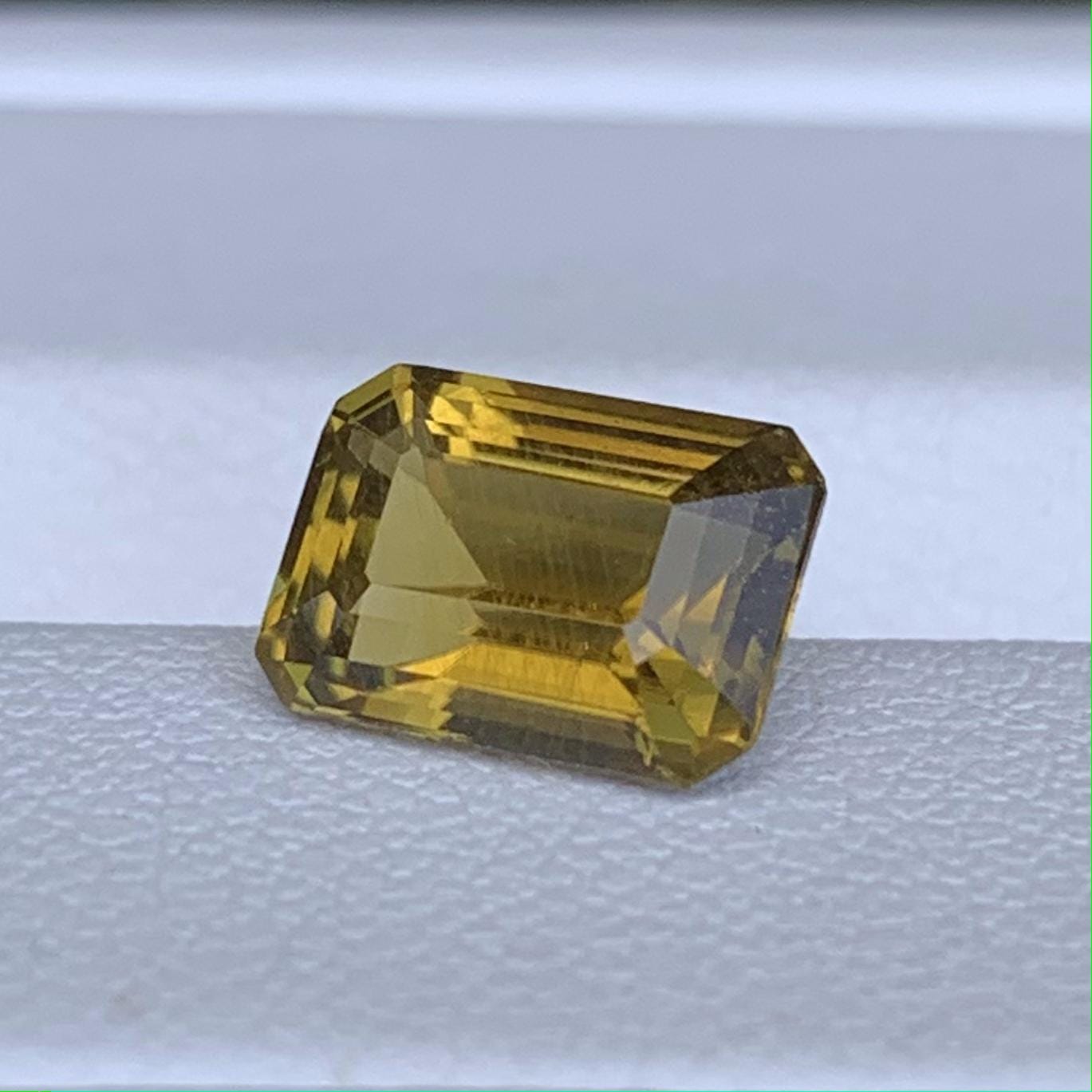 Natural Lemon Yellow Sapphire 1.88ct - (UH) - Baza Boutique