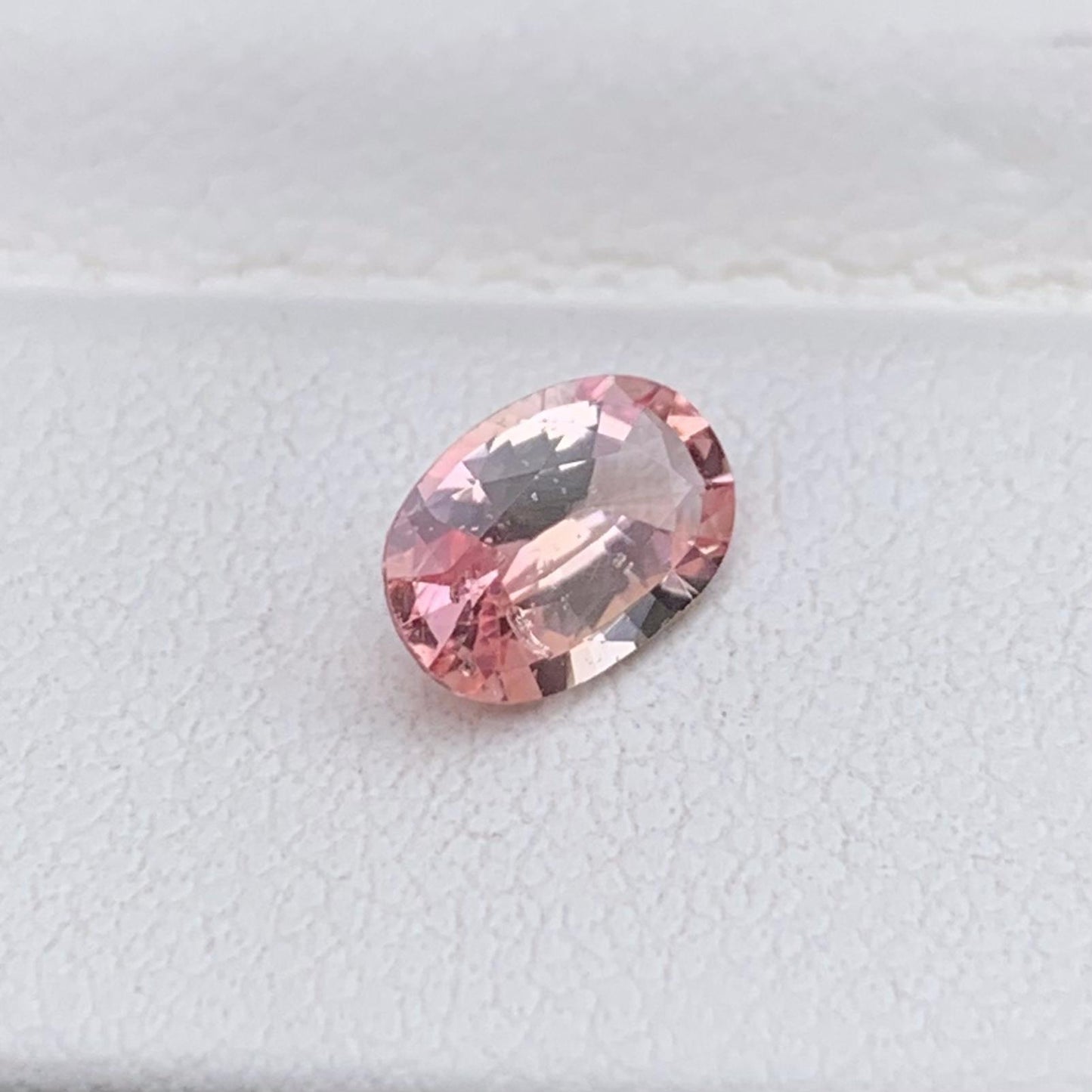 Natural Padparadscha Sapphire 0.82ct - (H)