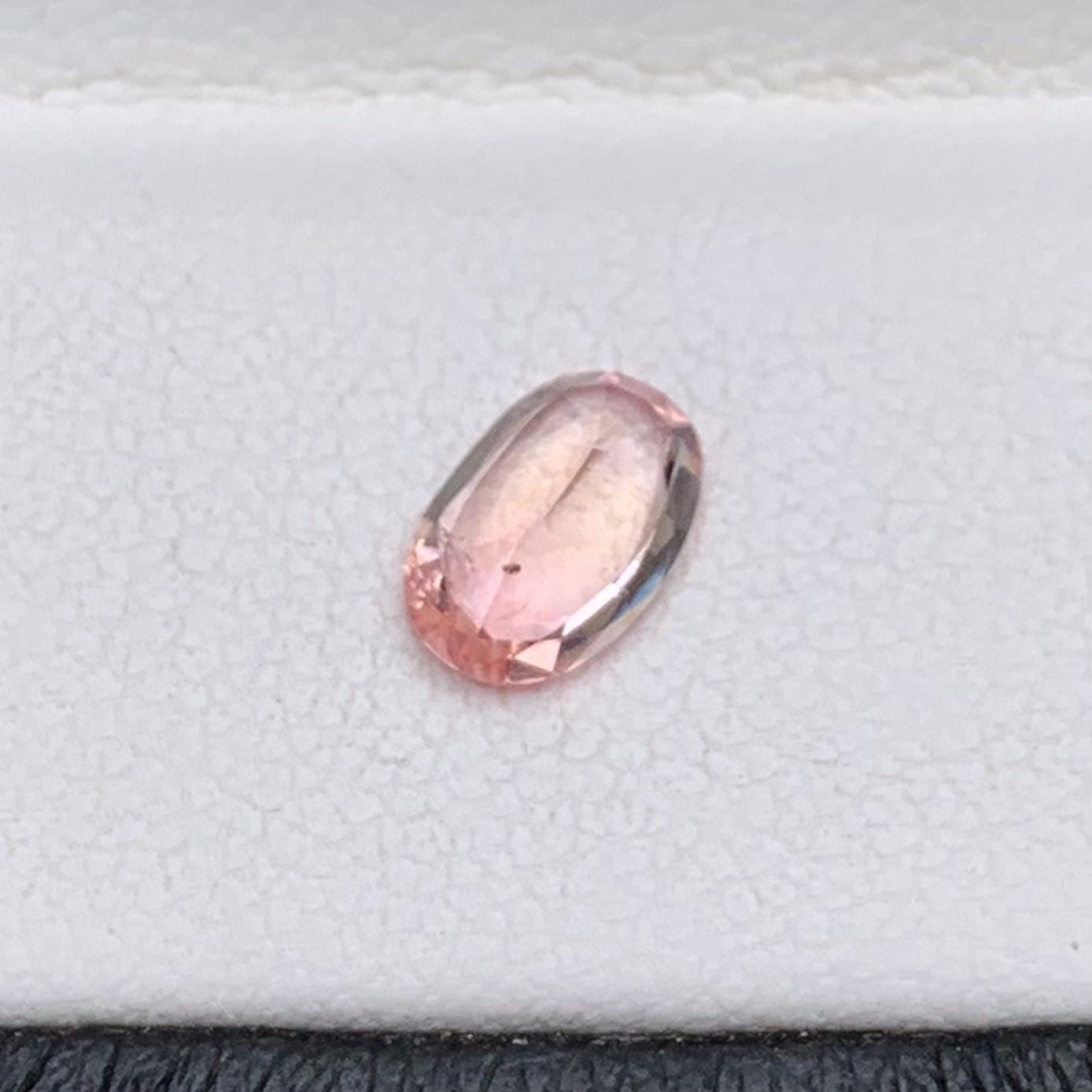 Natural Padparadscha Sapphire 0.82ct - (H)
