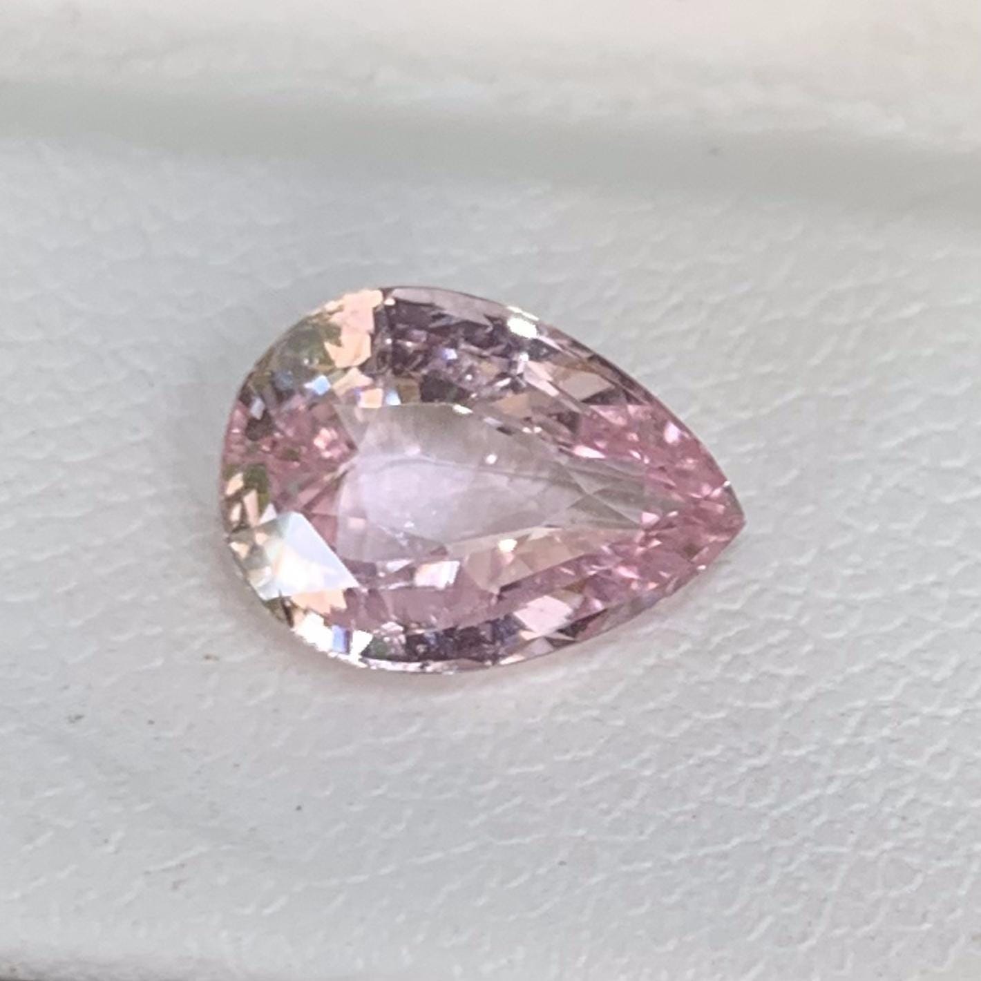 Pink Padparadscha Sapphire 2.05ct - (UH) - Baza Boutique
