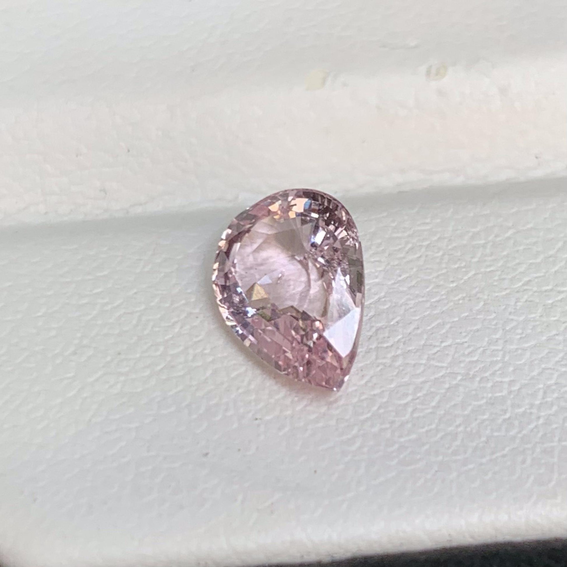 Pink Padparadscha Sapphire 2.05ct - (UH) - Baza Boutique