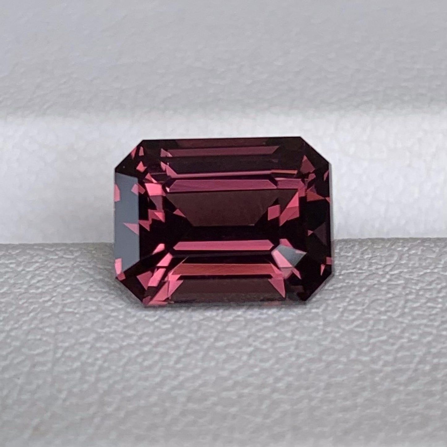 Natural Mahenge Grape Spinel 3.01ct - (H) - Baza Boutique