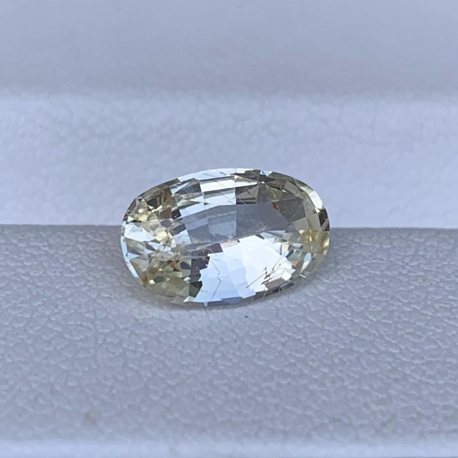 Natural Oval Cut Yellow Sapphire 1.50ct - (UH) - Baza Boutique