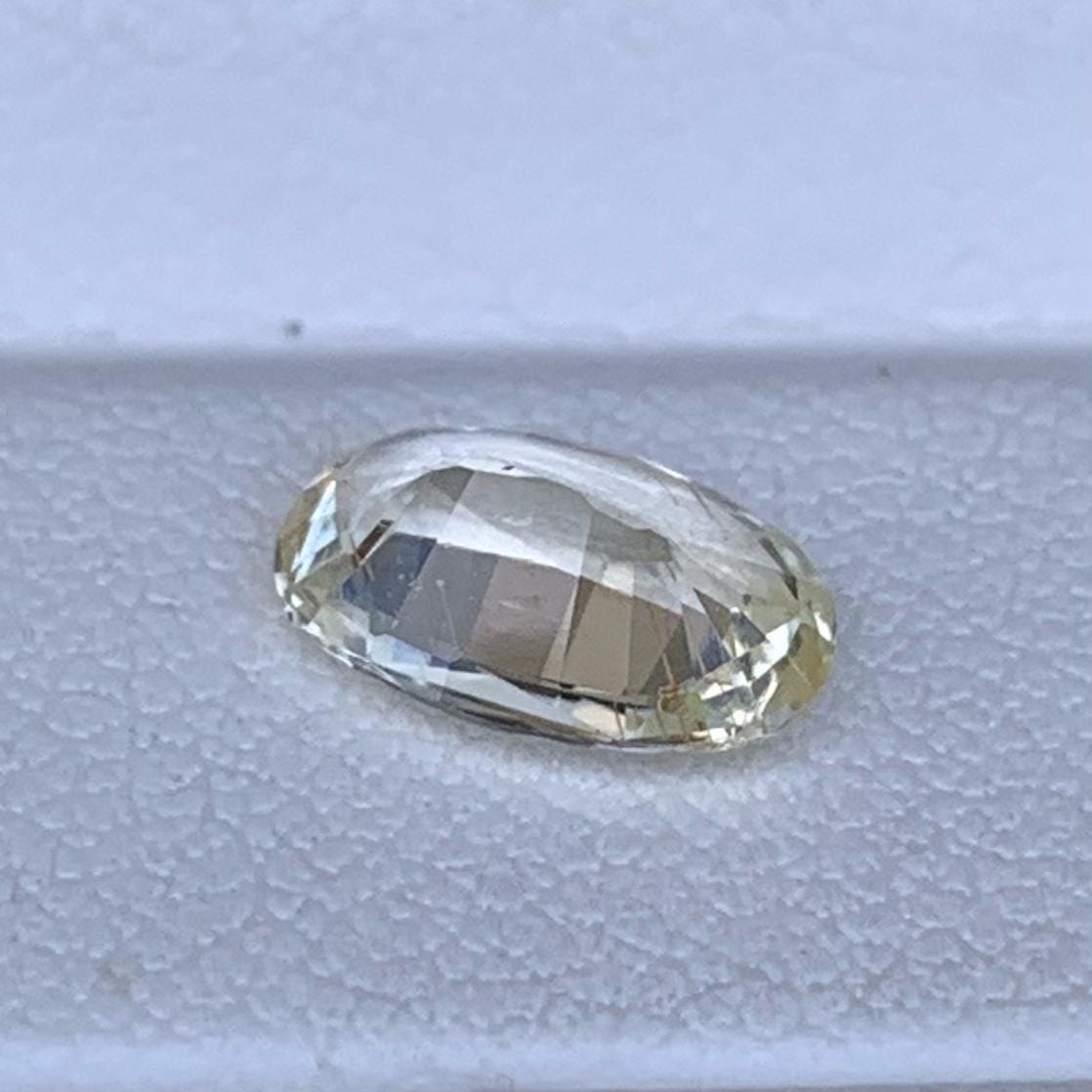 Natural Oval Cut Yellow Sapphire 1.50ct - (UH) - Baza Boutique