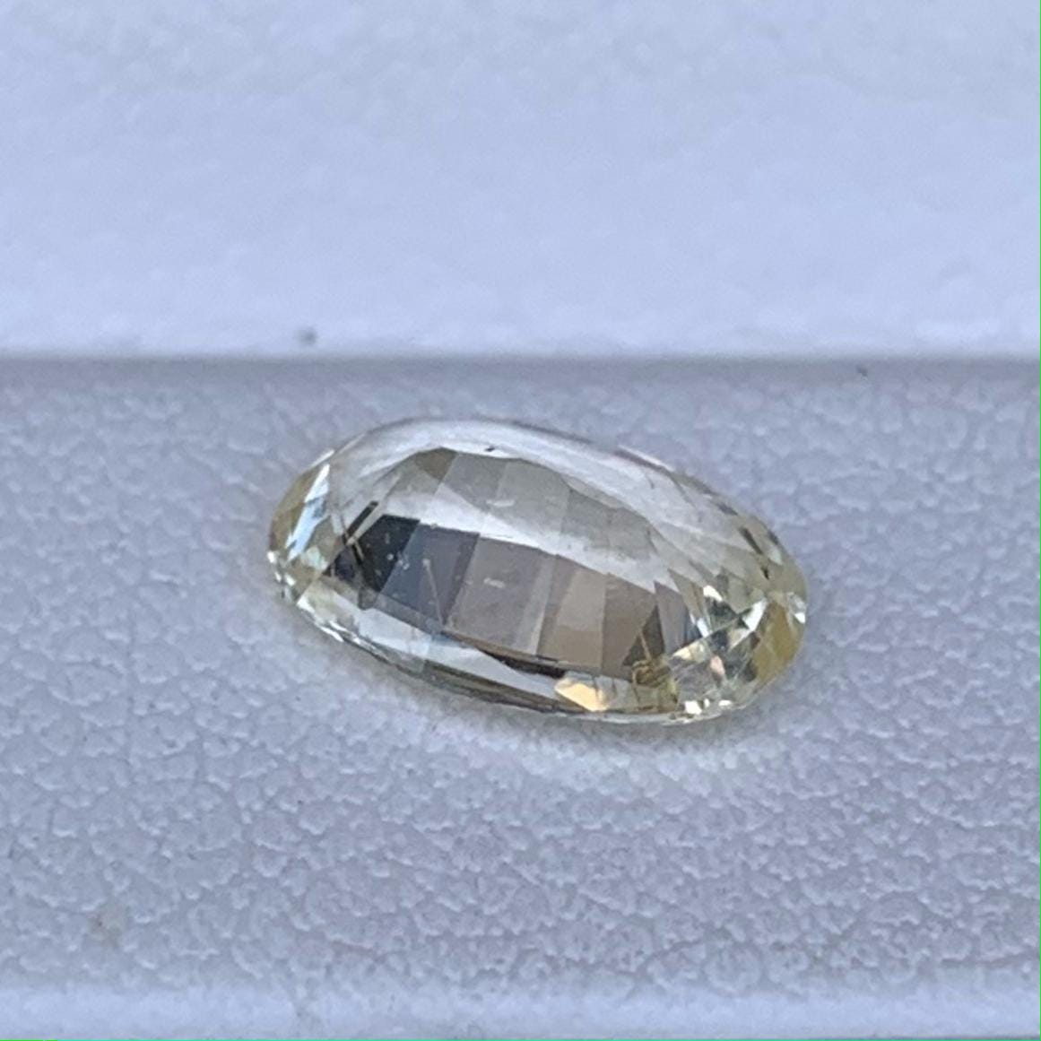 Natural Oval Cut Yellow Sapphire 1.50ct - (UH) - Baza Boutique