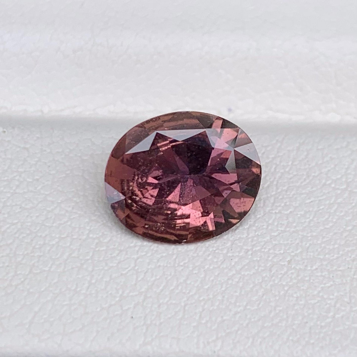 Natural Whiskey Sapphire 2.29ct - (H) - Baza Boutique