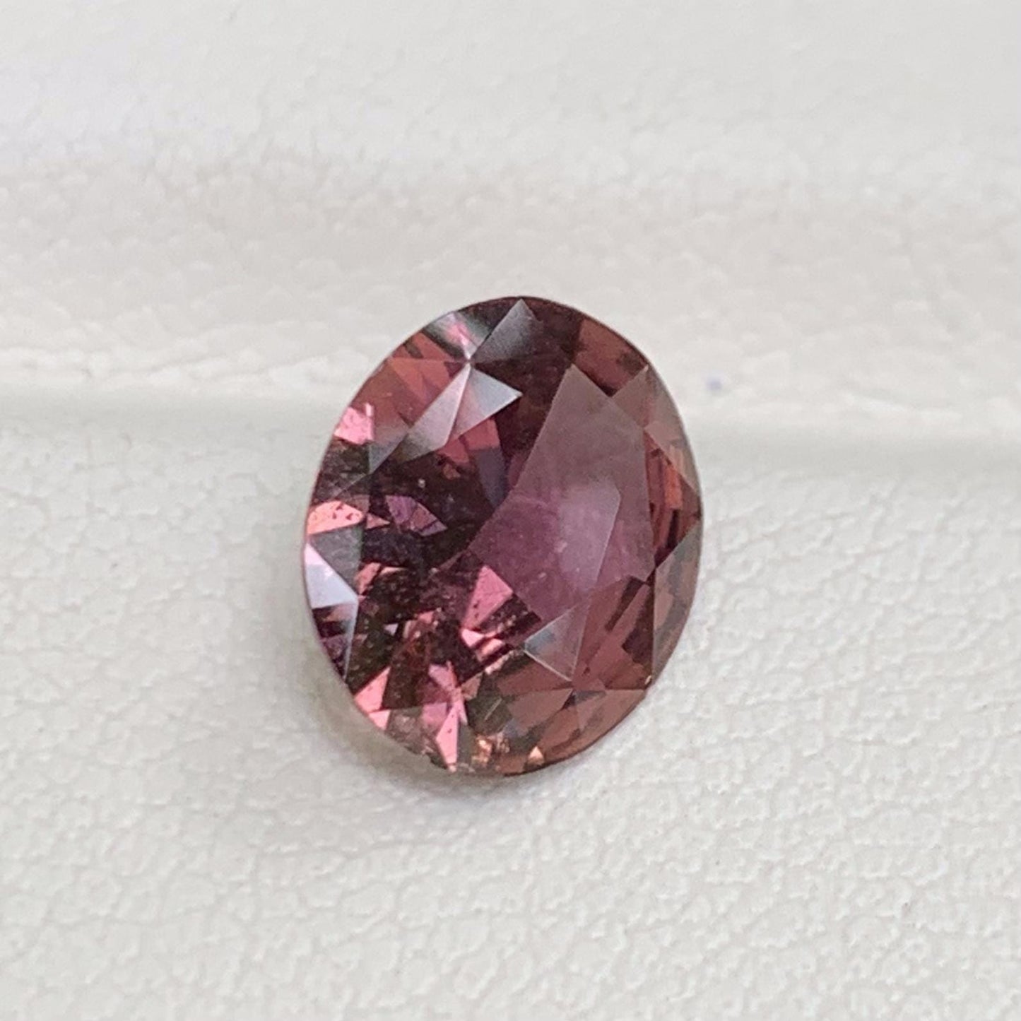 Natural Whiskey Sapphire 2.29ct - (H) - Baza Boutique