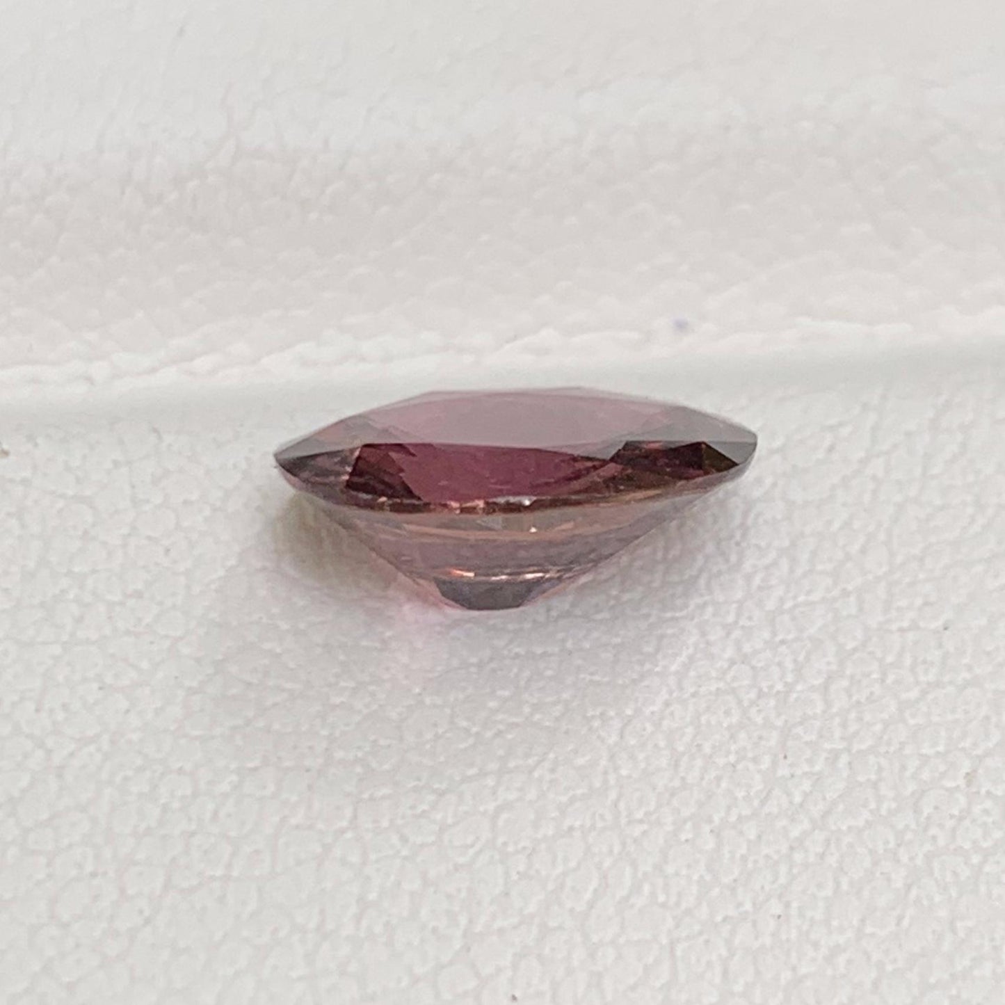 Natural Whiskey Sapphire 2.29ct - (H) - Baza Boutique