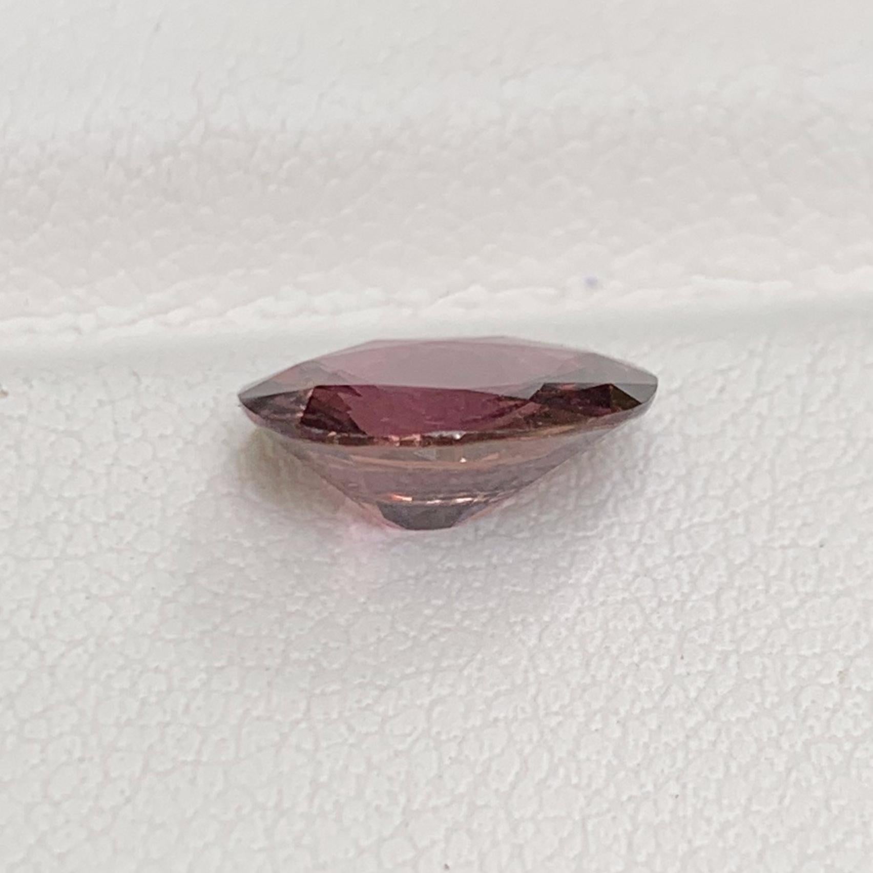 Natural Whiskey Sapphire 2.29ct - (H) - Baza Boutique