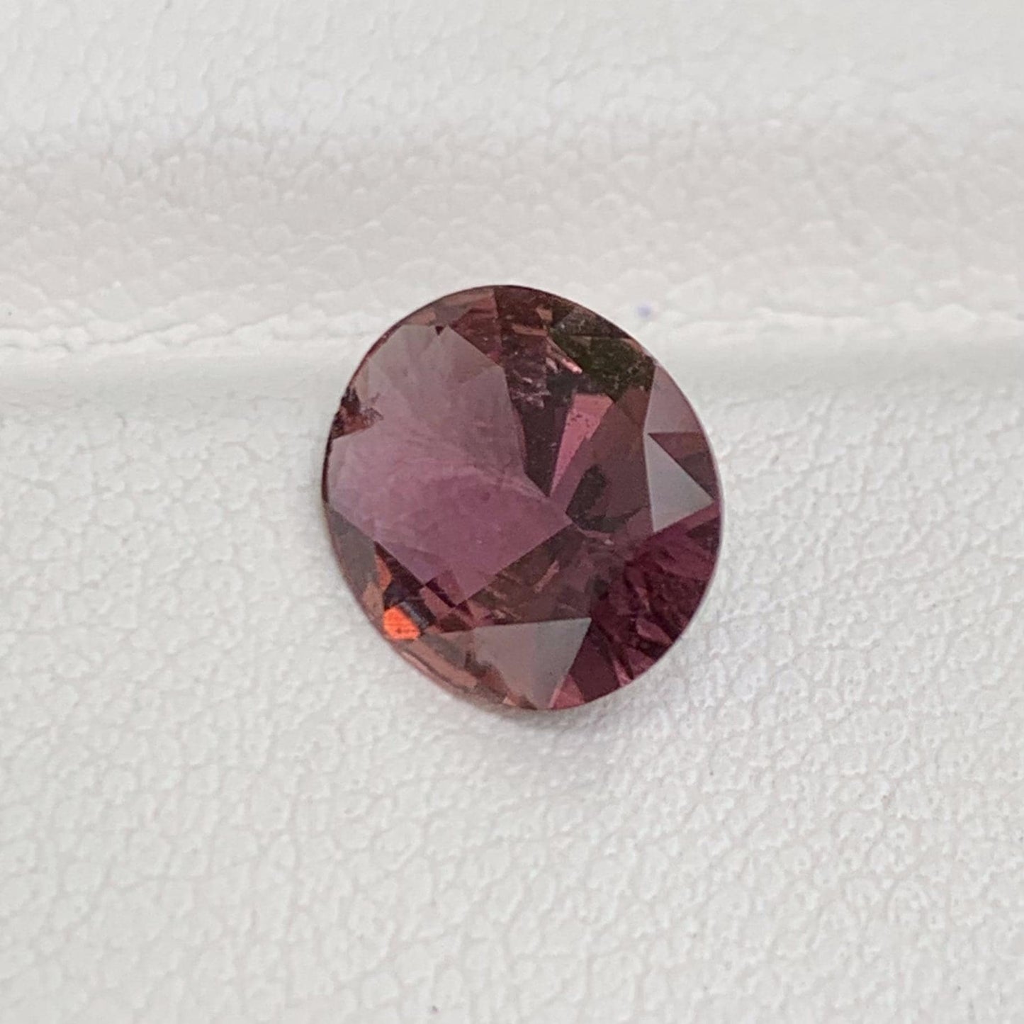 Natural Whiskey Sapphire 2.29ct - (H) - Baza Boutique