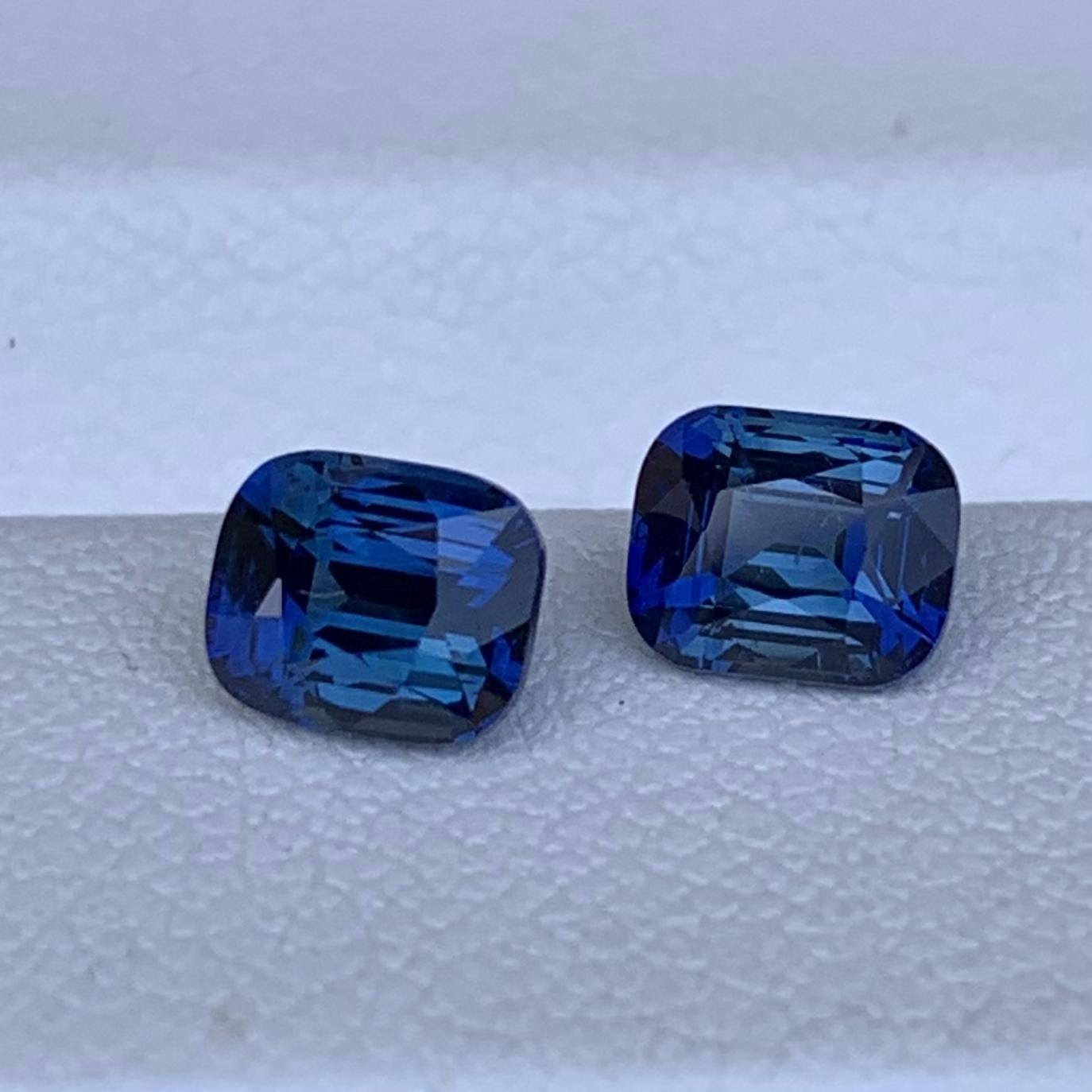 Royal Blue Sapphire Pair 1.64ct - (H) - Baza Boutique