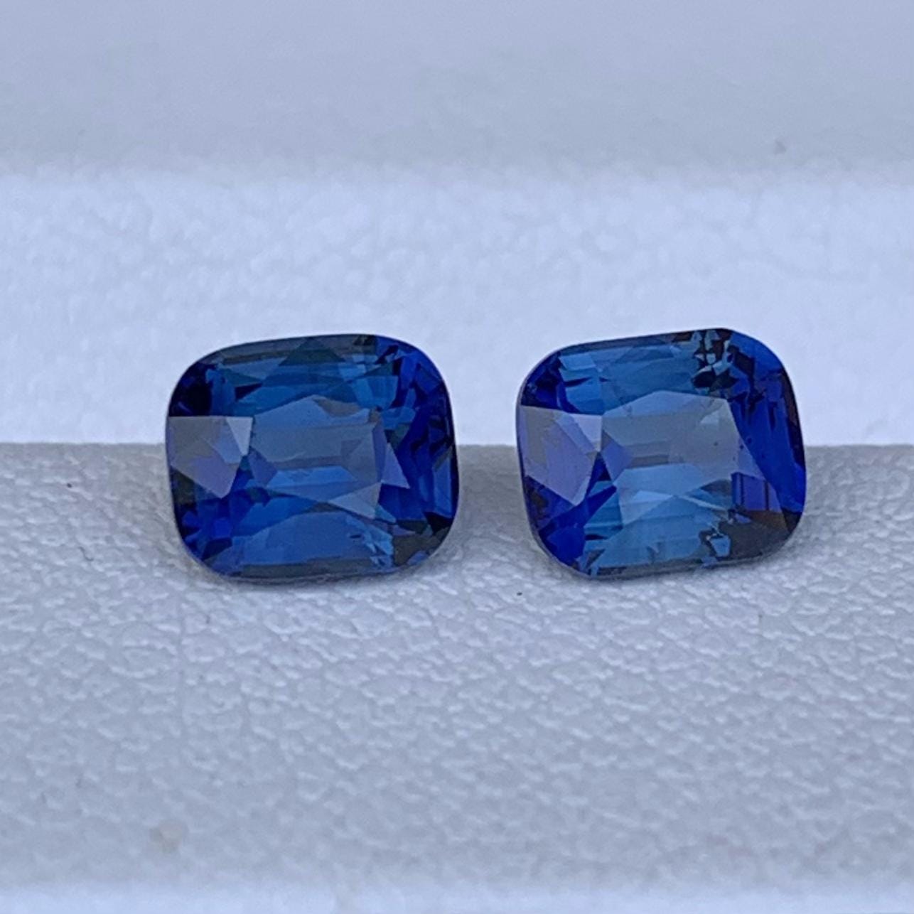 Royal Blue Sapphire Pair 1.64ct - (H) - Baza Boutique